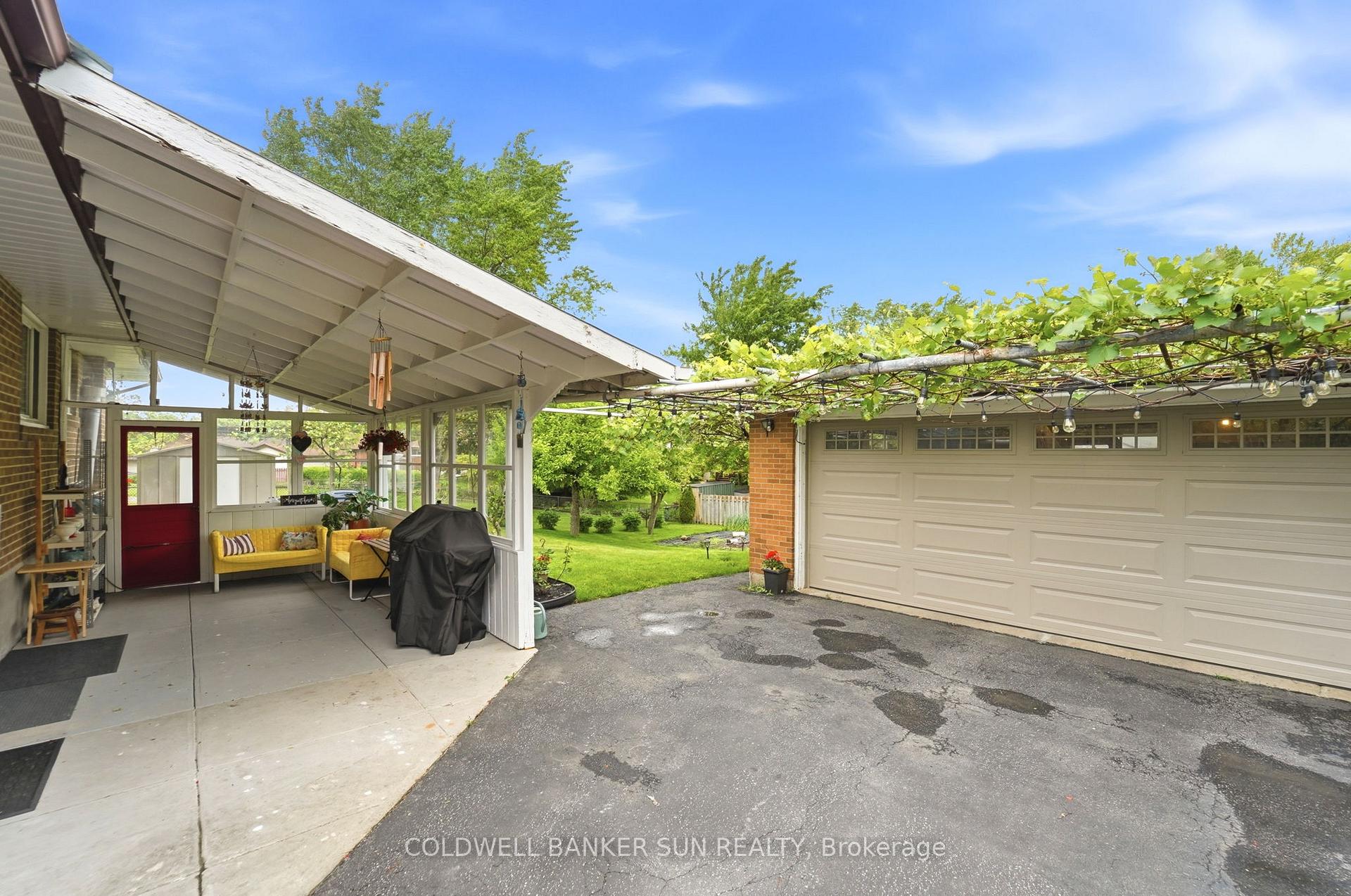 Photo 35 of 84 Dumbarton Street, Guelph, Riverside Park — HOMEH
