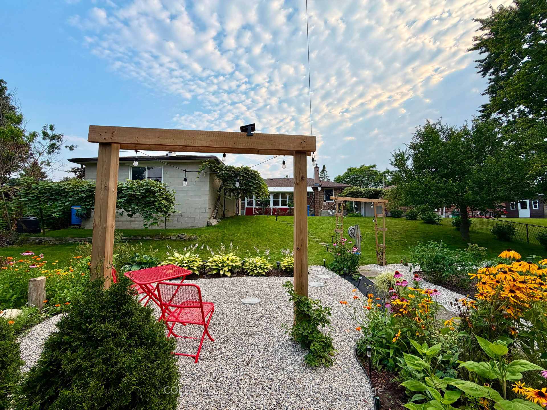 Photo 38 of 84 Dumbarton Street, Guelph, Riverside Park — HOMEH