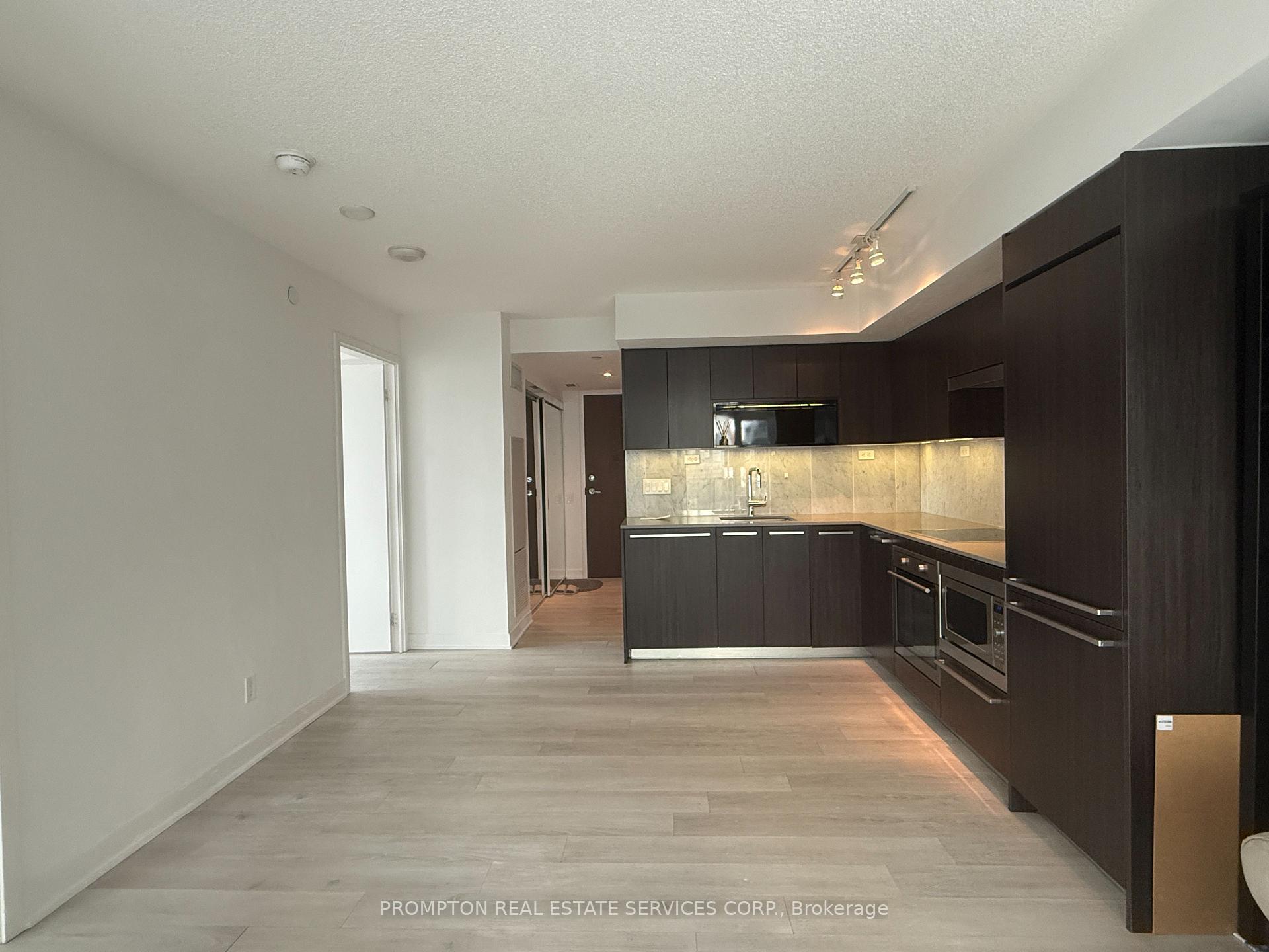Photo 3 of Unit 710, 80 Queens Wharf Road, Toronto, Waterfront Communities — HOMEH