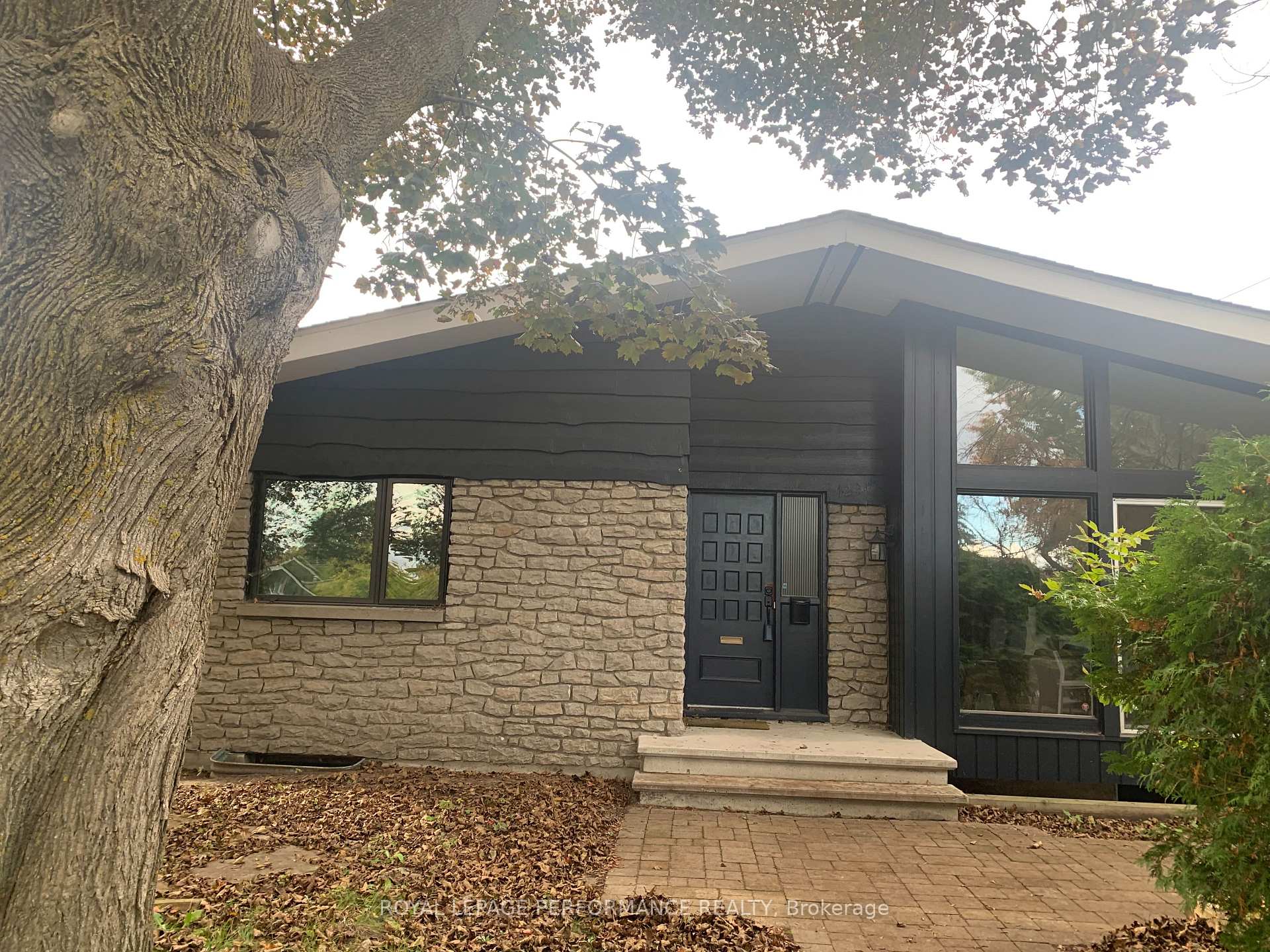 Photo of 1294 Parkhill Circle