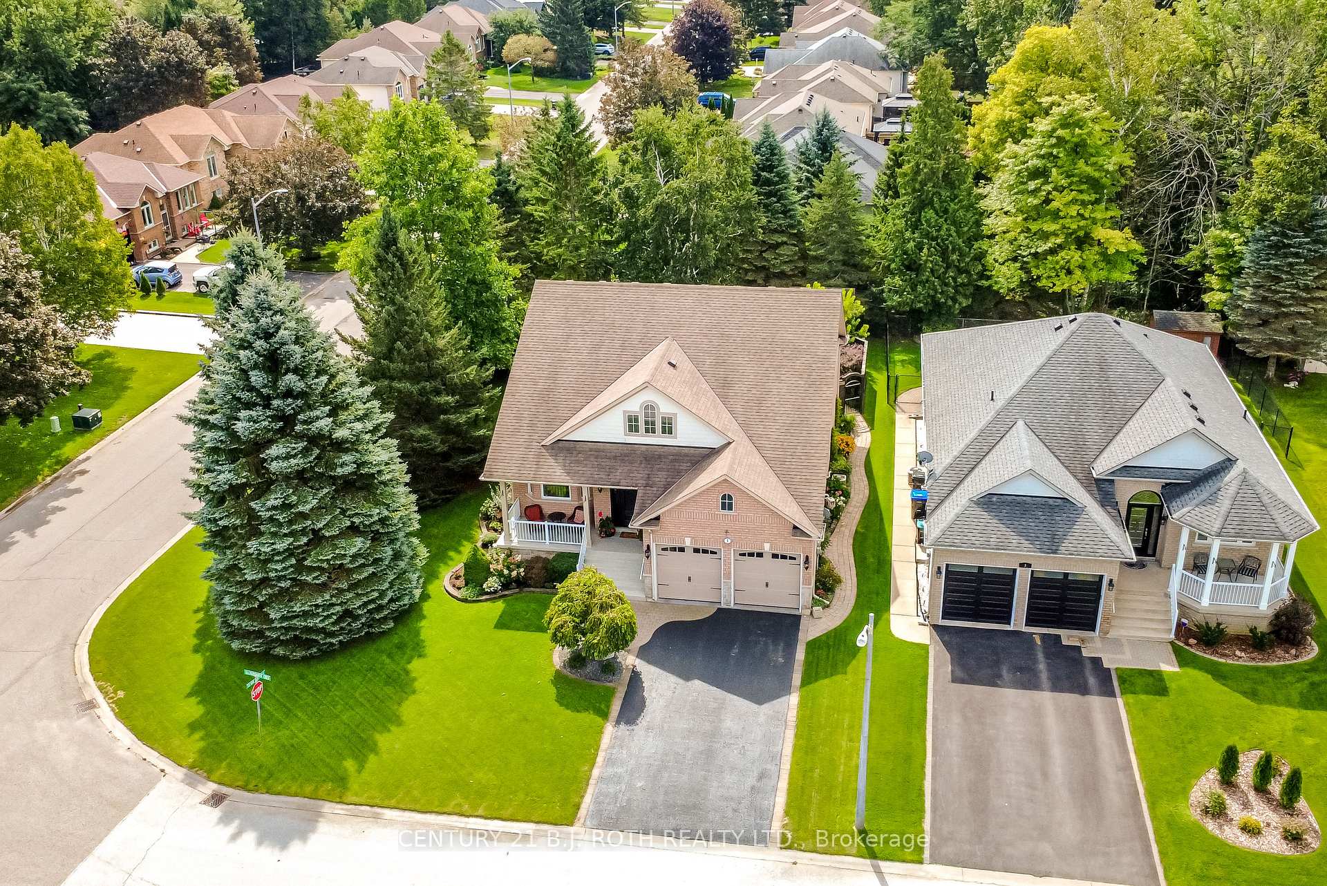 Photo 3 of 1 Silversands Crescent, Wasaga Beach — HOMEH