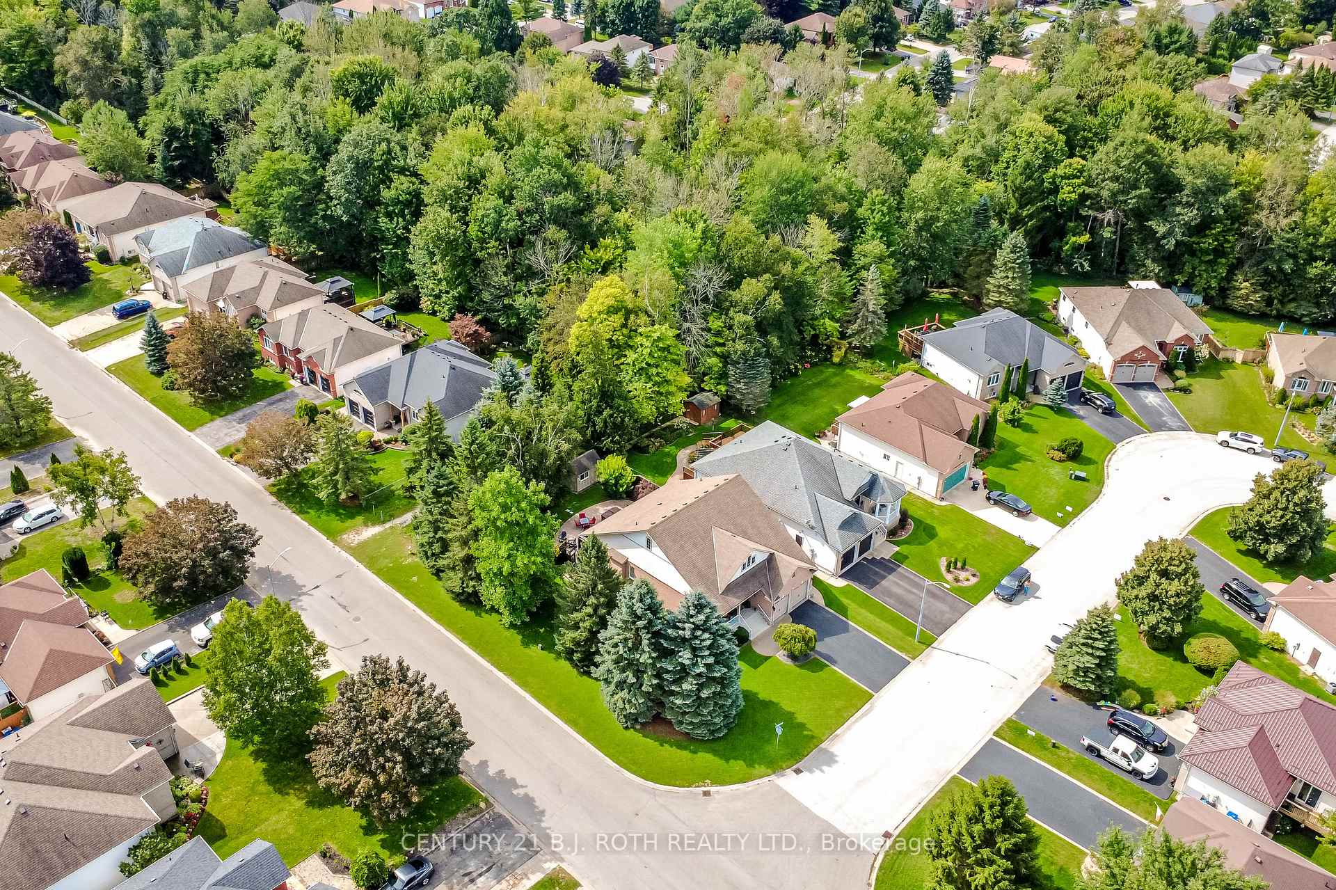 Photo 8 of 1 Silversands Crescent, Wasaga Beach — HOMEH