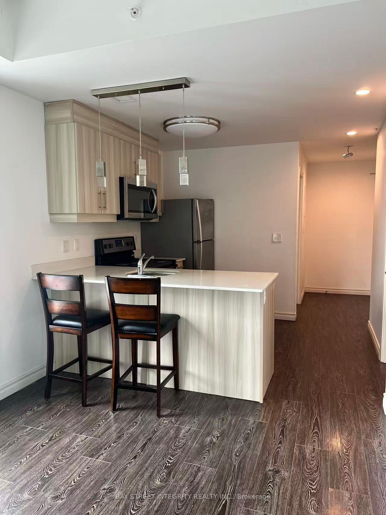 Photo 5 of Unit 906, 158 King Street, Waterloo, Downtown Waterloo — HOMEH