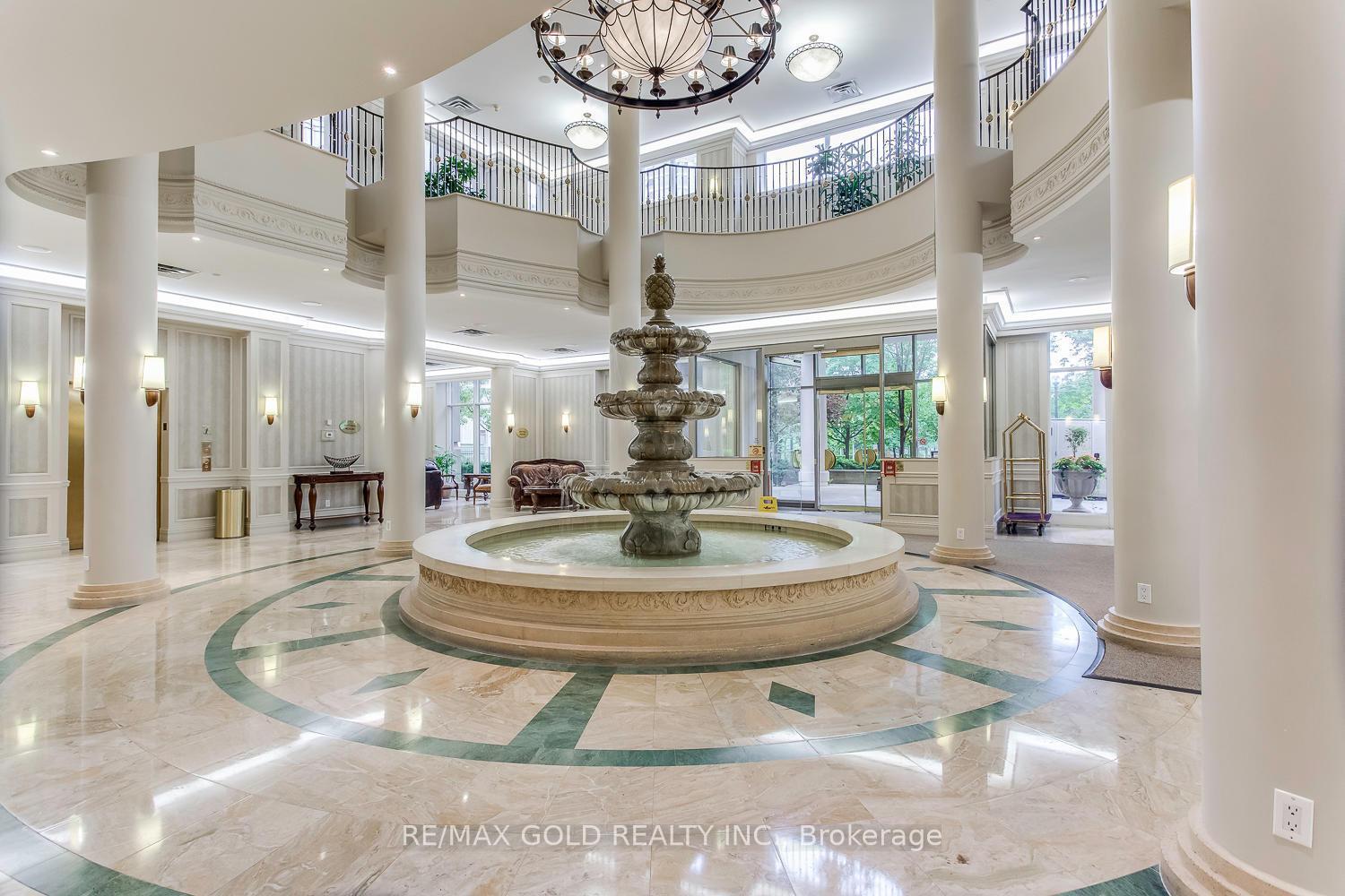 Photo 4 of Unit 224, 25 Kingsbridge Grdn Circle, Mississauga, Hurontario — HOMEH