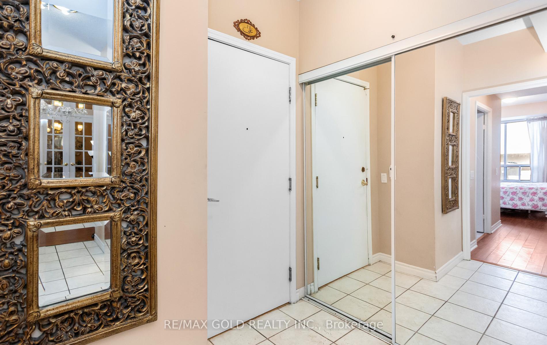 Photo 6 of Unit 224, 25 Kingsbridge Grdn Circle, Mississauga, Hurontario — HOMEH