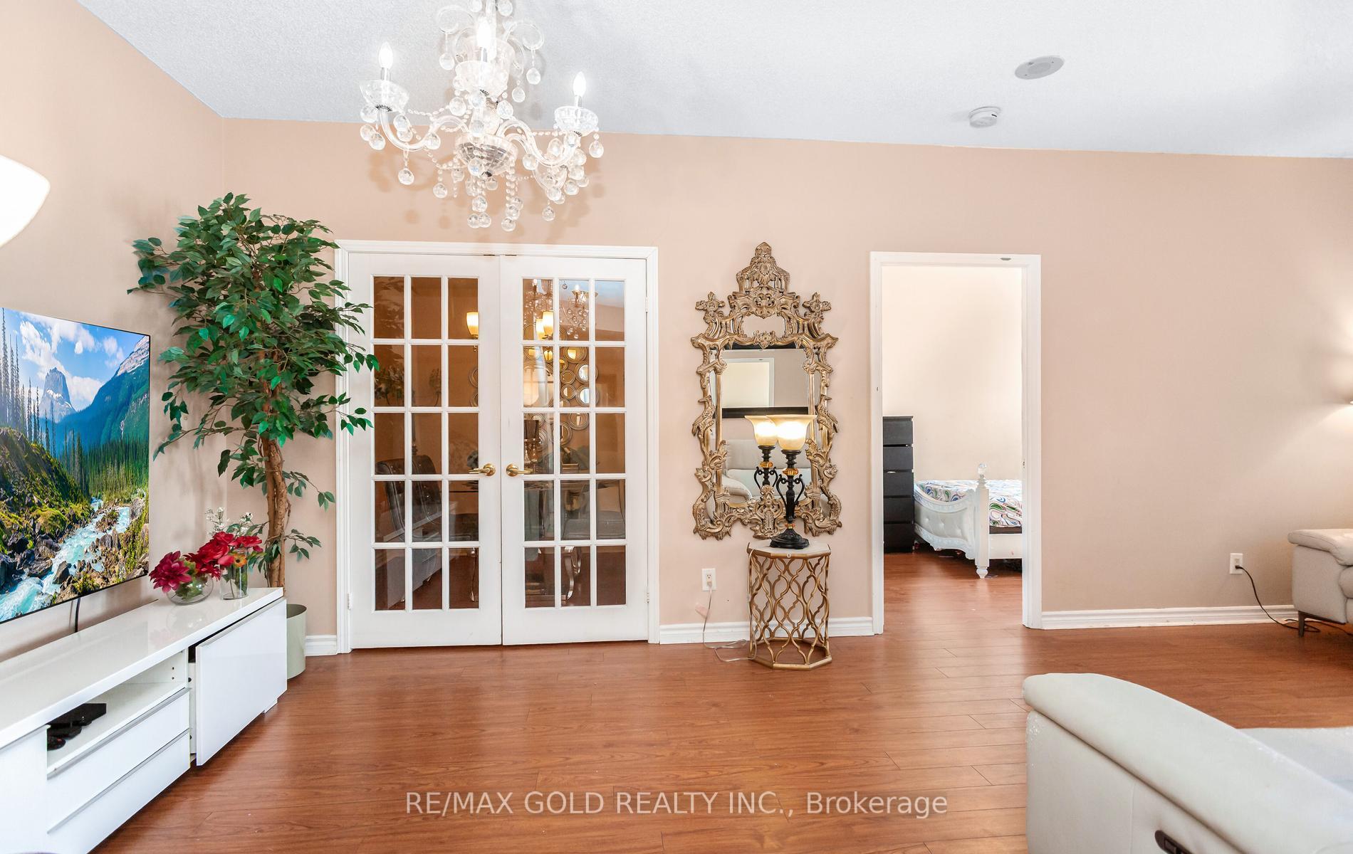 Photo 9 of Unit 224, 25 Kingsbridge Grdn Circle, Mississauga, Hurontario — HOMEH