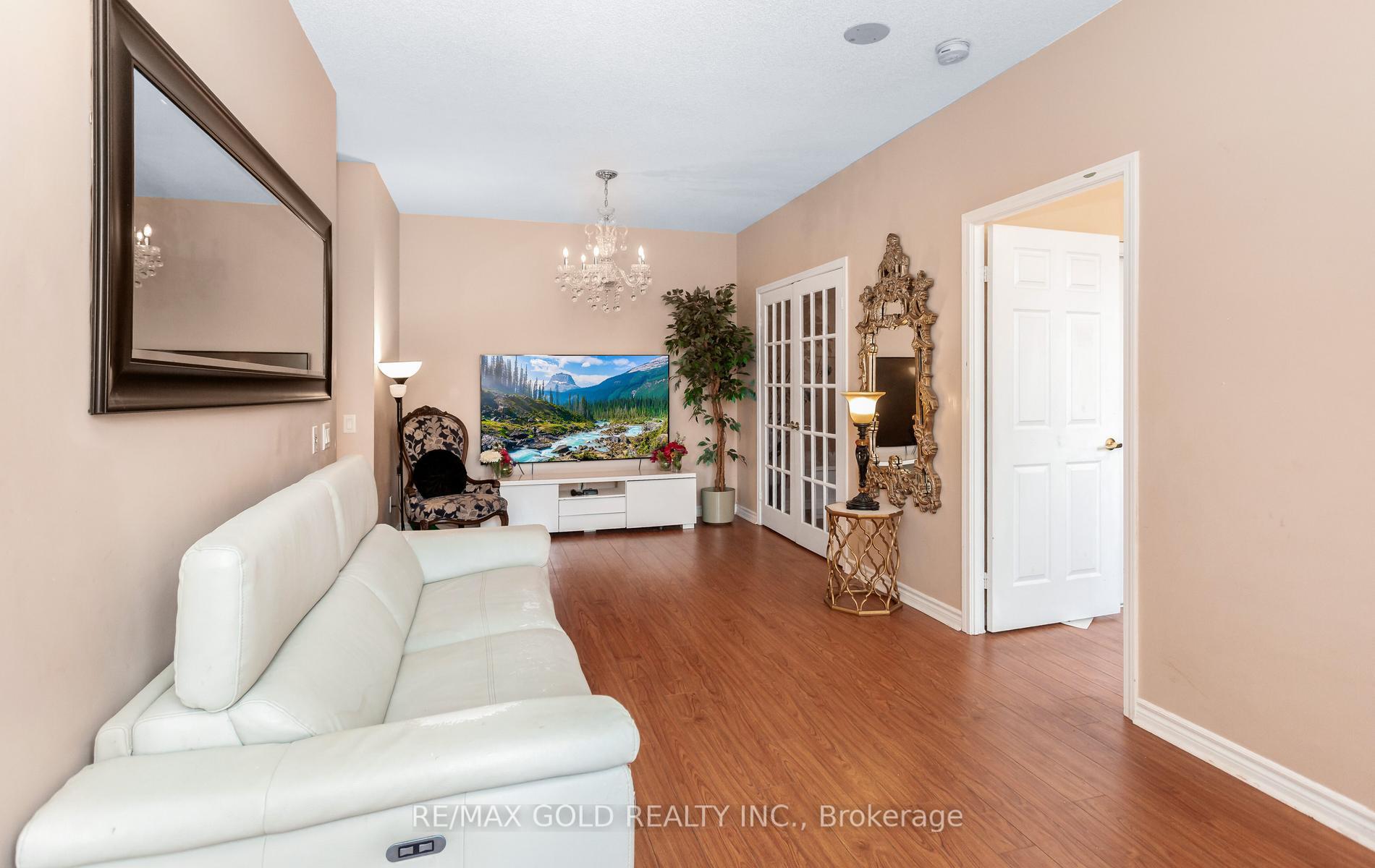 Photo 11 of Unit 224, 25 Kingsbridge Grdn Circle, Mississauga, Hurontario — HOMEH