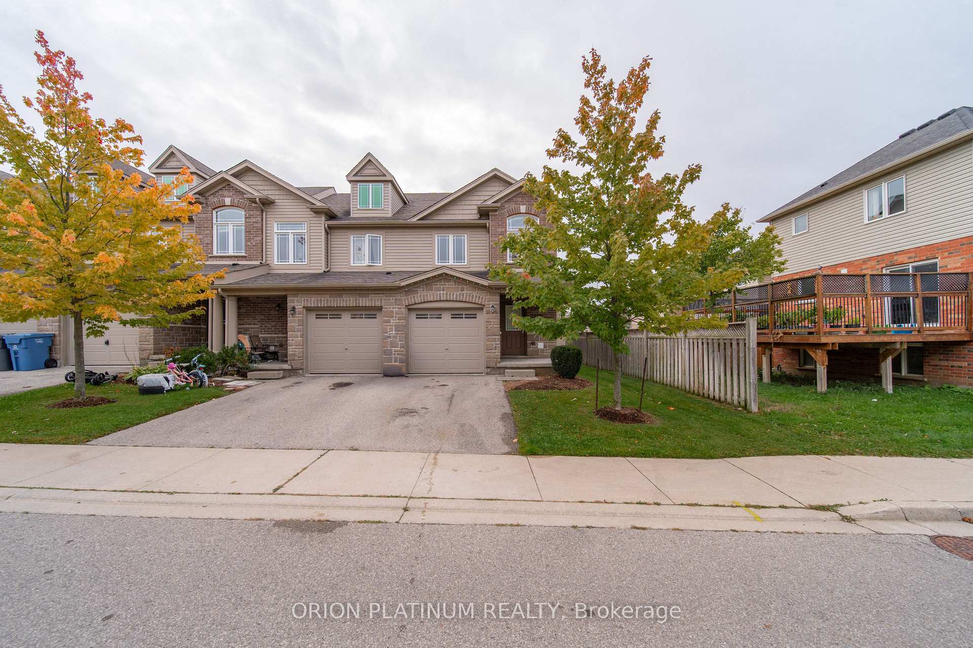 Photo 2 of 15 Kingsbury Square, Guelph, Pineridge/Westminster Woods — HOMEH