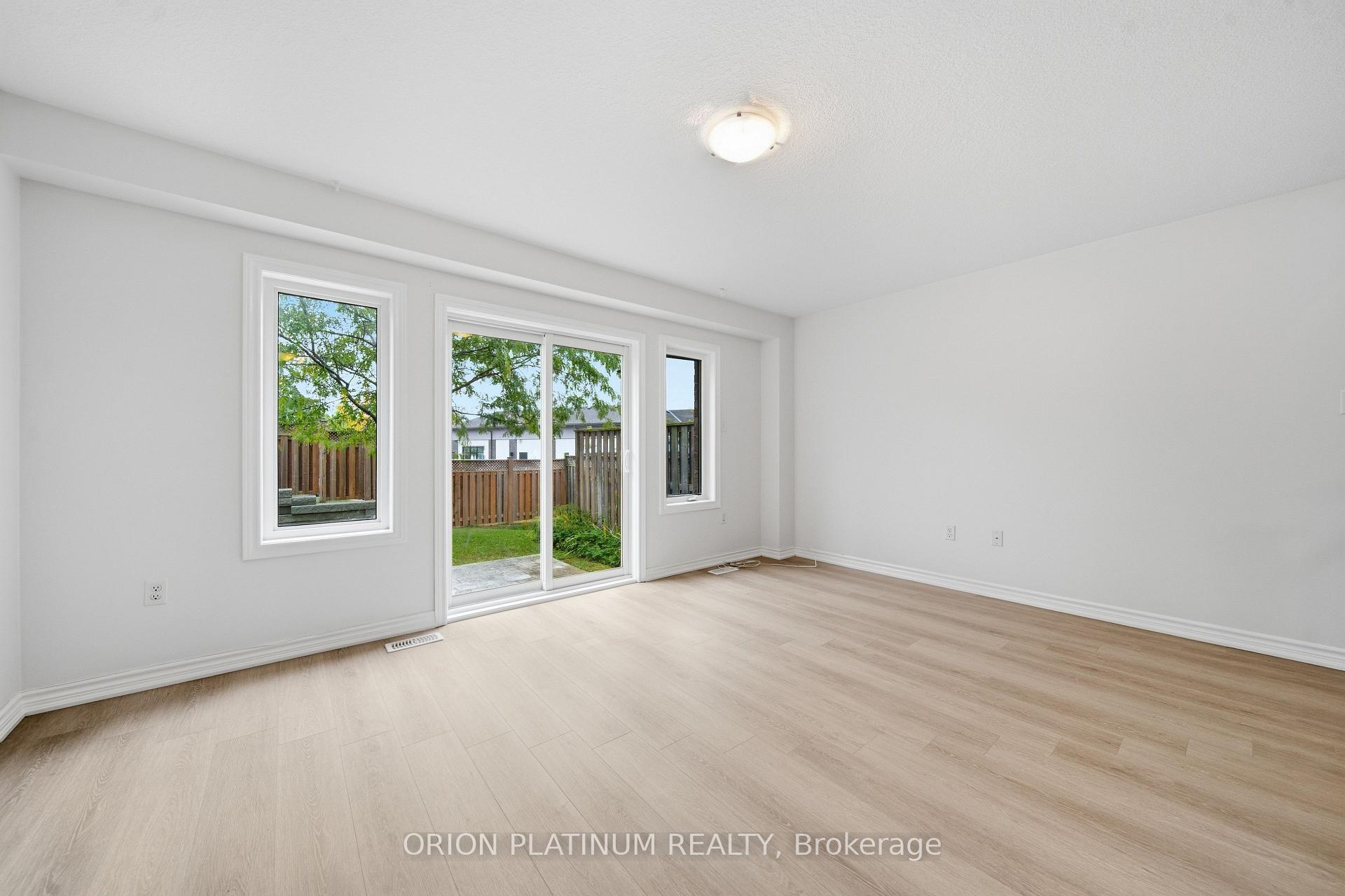Photo 10 of 15 Kingsbury Square, Guelph, Pineridge/Westminster Woods — HOMEH