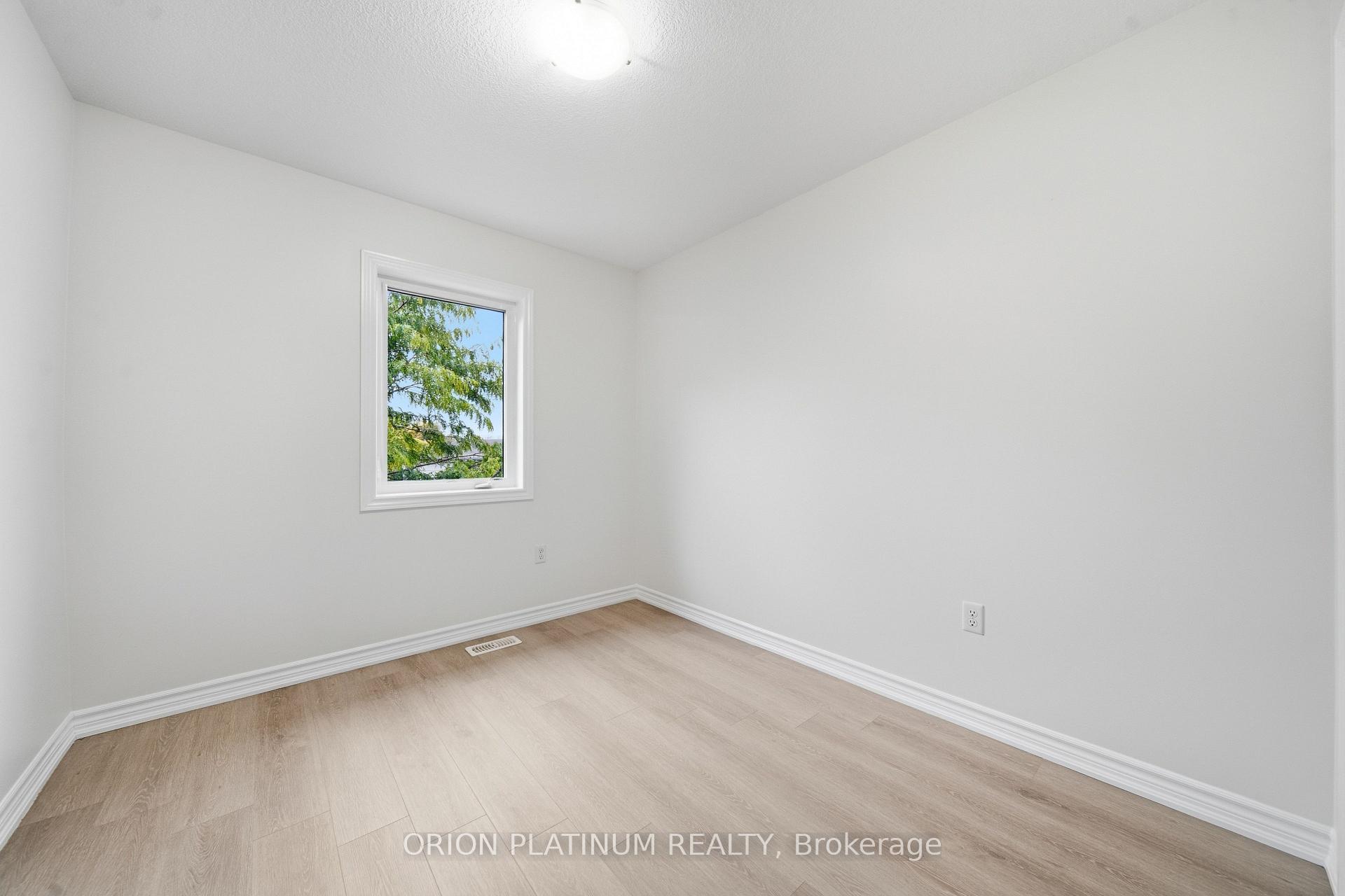 Photo 14 of 15 Kingsbury Square, Guelph, Pineridge/Westminster Woods — HOMEH