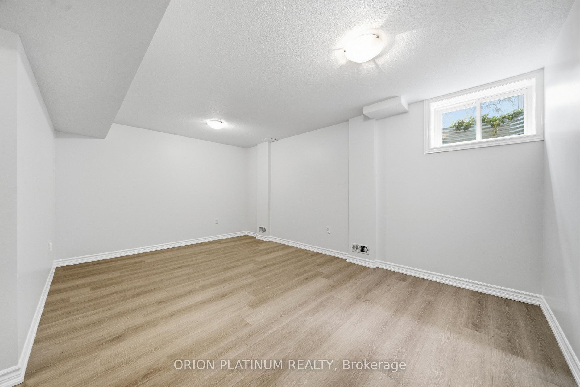 Photo 23 of 15 Kingsbury Square, Guelph, Pineridge/Westminster Woods — HOMEH