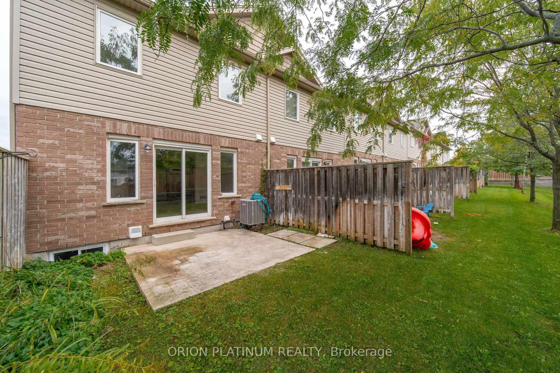 Photo 29 of 15 Kingsbury Square, Guelph, Pineridge/Westminster Woods — HOMEH
