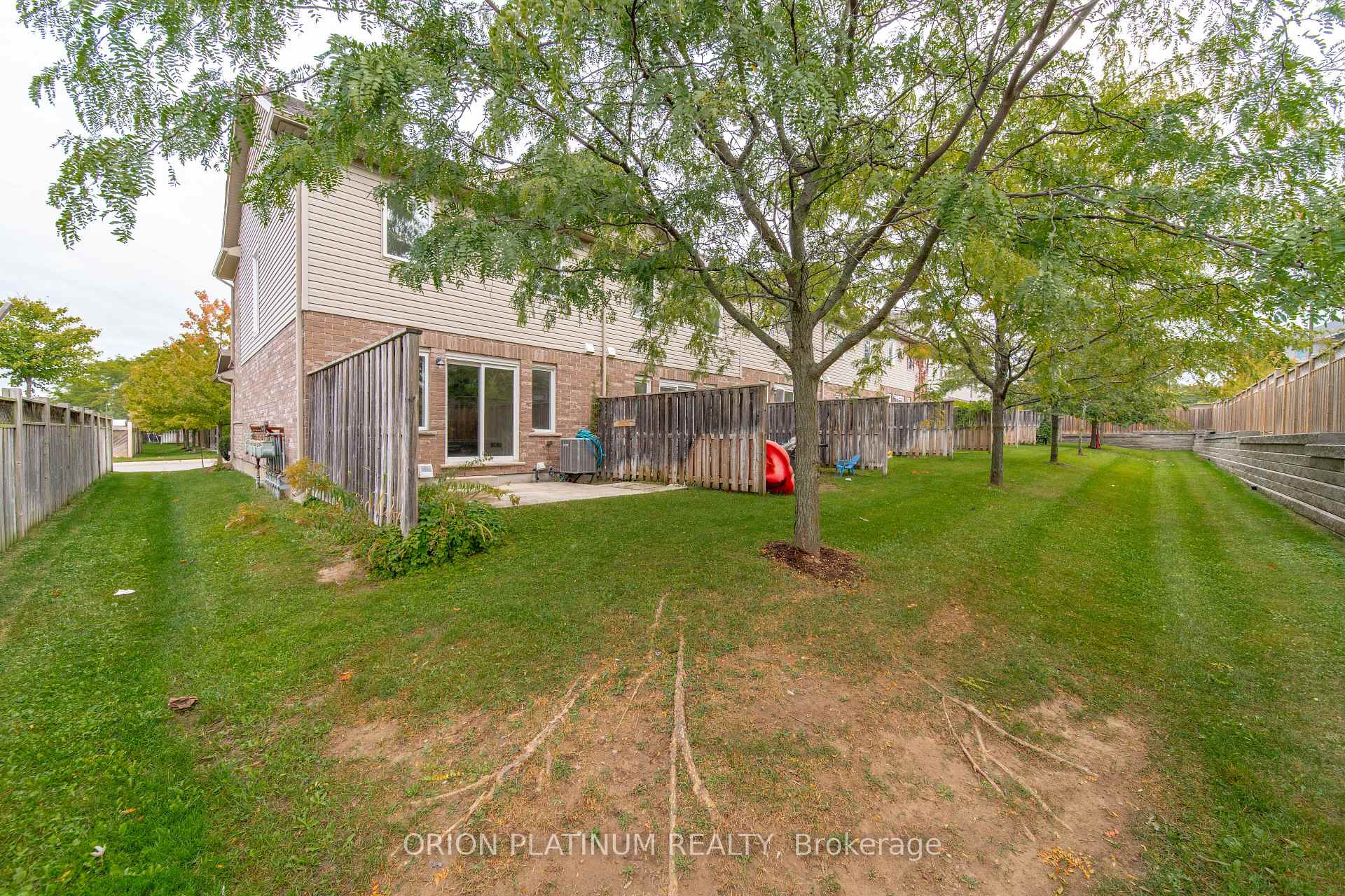 Photo 31 of 15 Kingsbury Square, Guelph, Pineridge/Westminster Woods — HOMEH