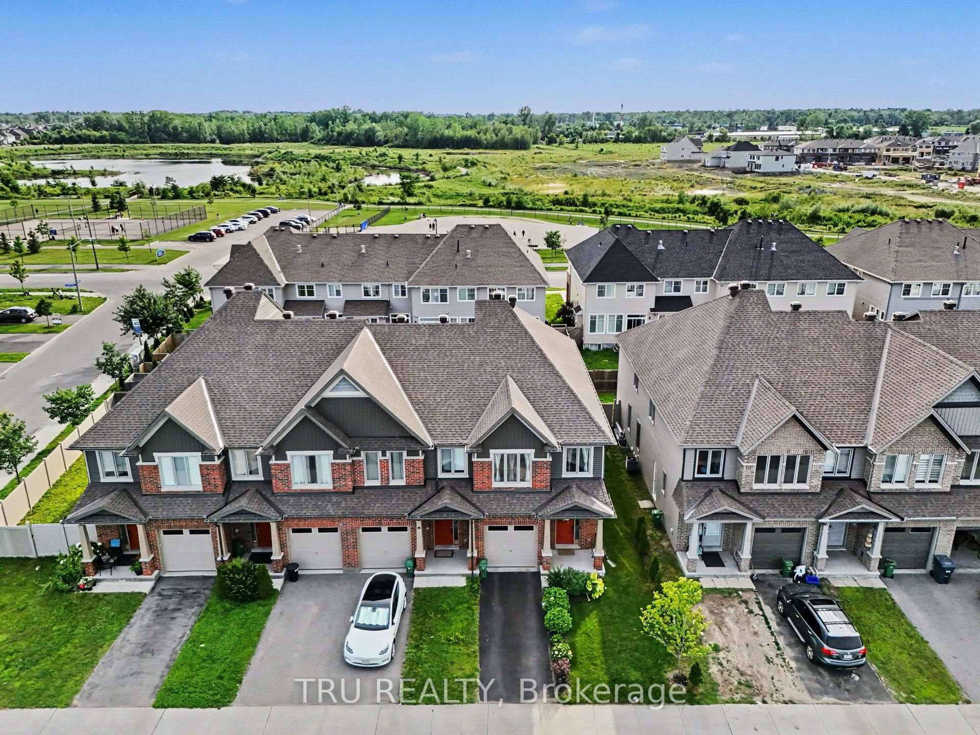 Photo 2 of 106 Lavatera Street, Ottawa, Blossom Park/Kemp Park/Findlay Creek — HOMEH