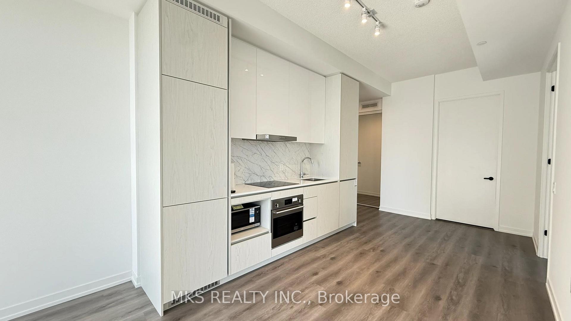 Photo 2 of Unit 4310, 28 Interchange Way, Vaughan, Vaughan Corporate Centre — HOMEH