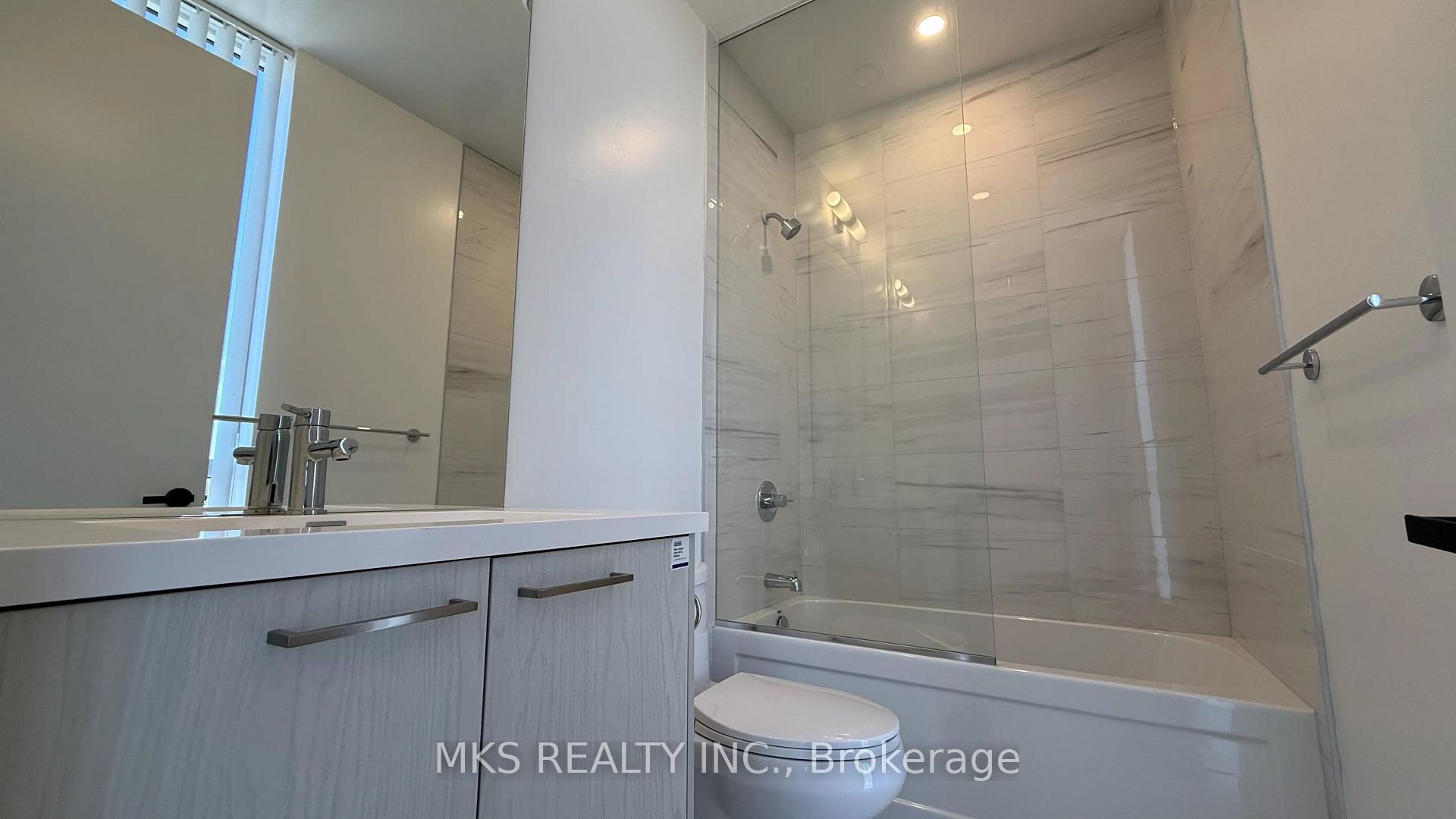 Photo 4 of Unit 4310, 28 Interchange Way, Vaughan, Vaughan Corporate Centre — HOMEH