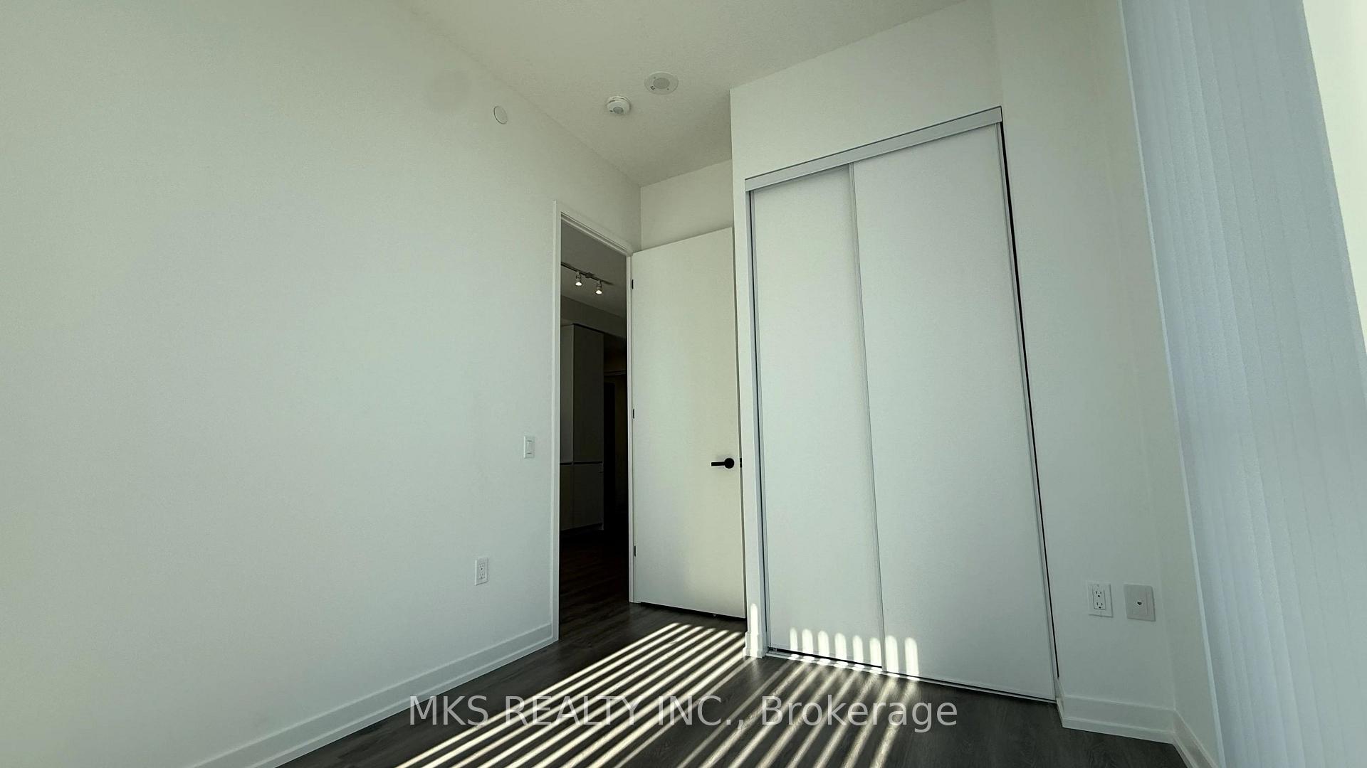 Photo 5 of Unit 4310, 28 Interchange Way, Vaughan, Vaughan Corporate Centre — HOMEH