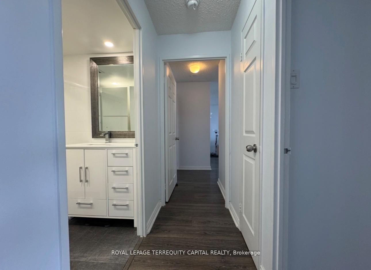 Photo 5 of Unit 1407, 7300 Yonge Street, Vaughan, Crestwood-Springfarm-Yorkhill — HOMEH