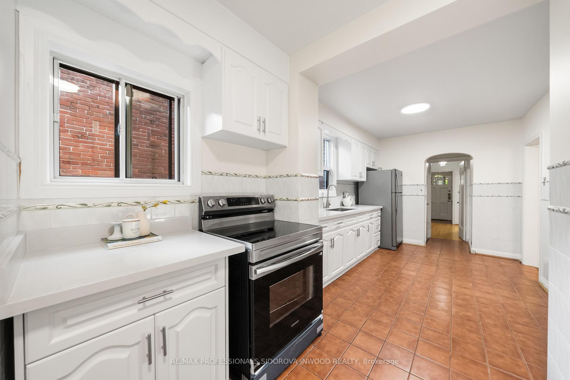 Photo 11 of 495 St Johns Road, Toronto, Lambton Baby Point — HOMEH