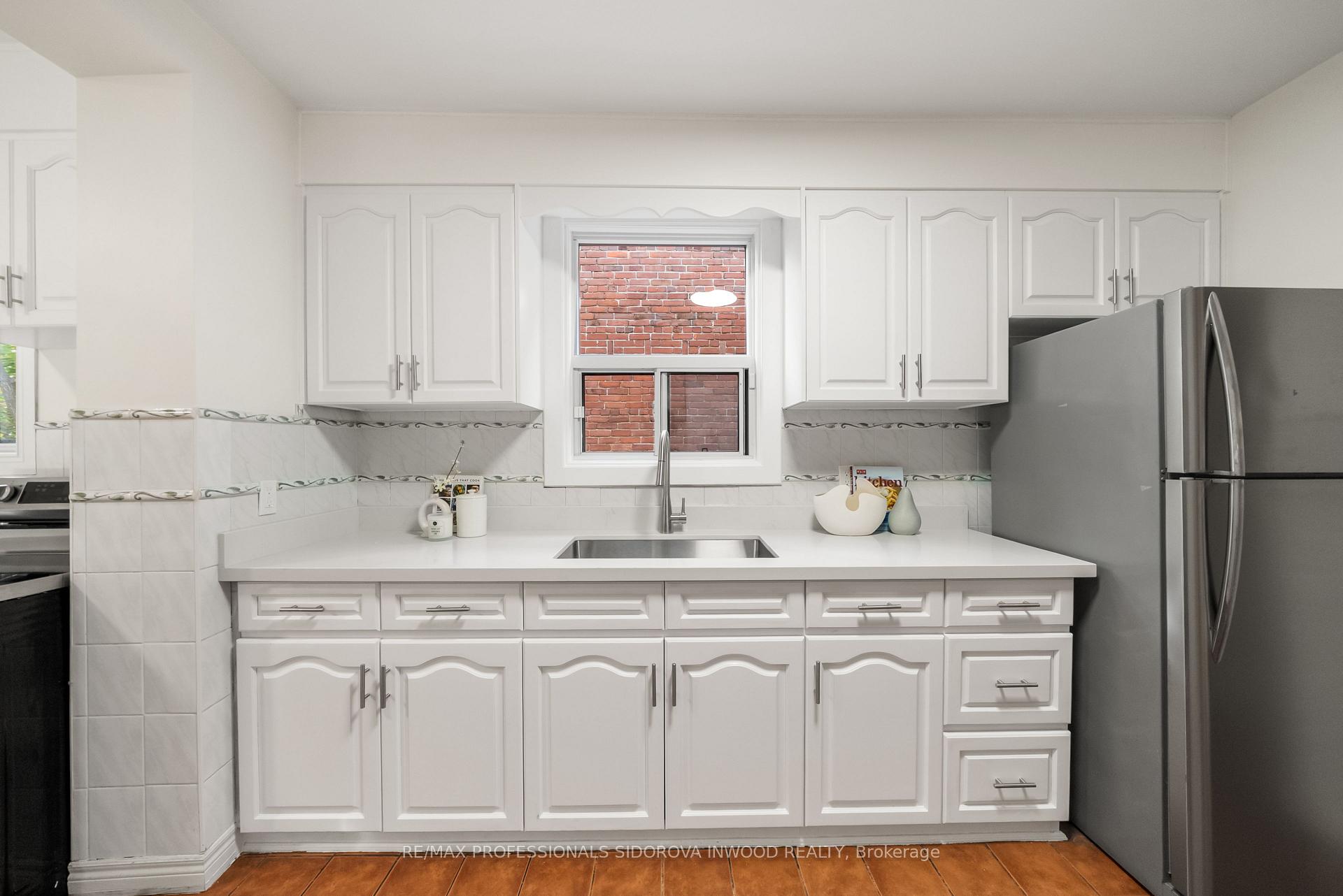 Photo 12 of 495 St Johns Road, Toronto, Lambton Baby Point — HOMEH