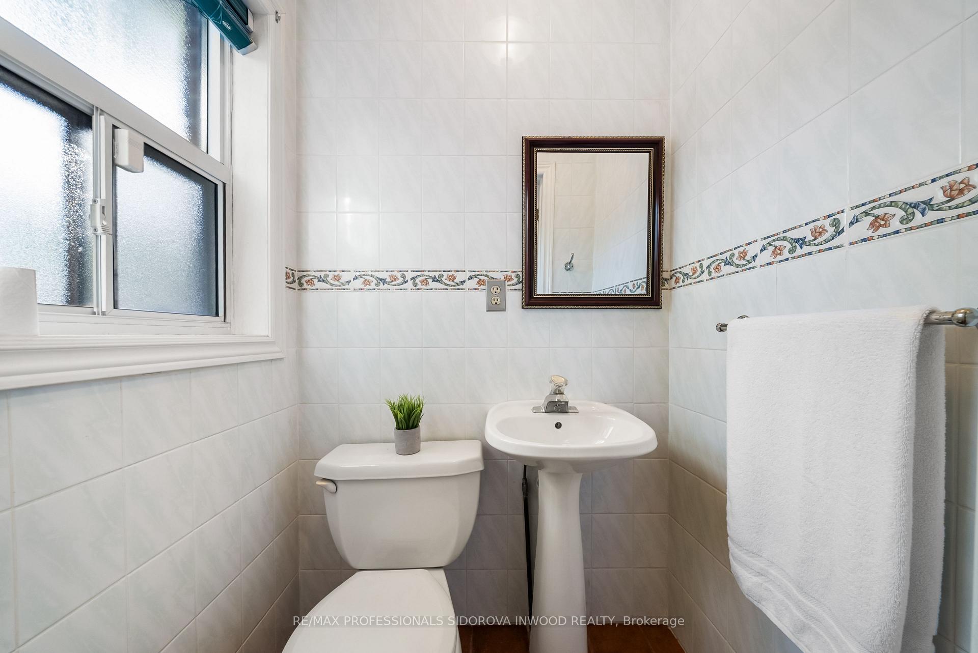 Photo 14 of 495 St Johns Road, Toronto, Lambton Baby Point — HOMEH