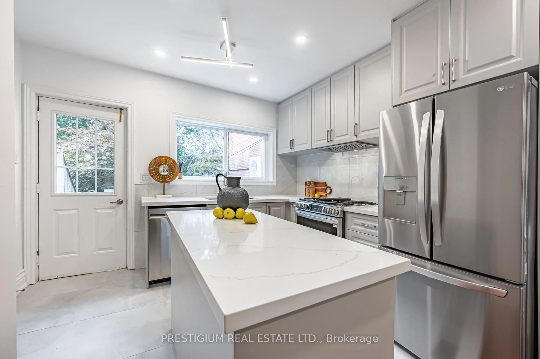 Photo 17 of 532 Merton Street, Toronto, Mount Pleasant East — HOMEH