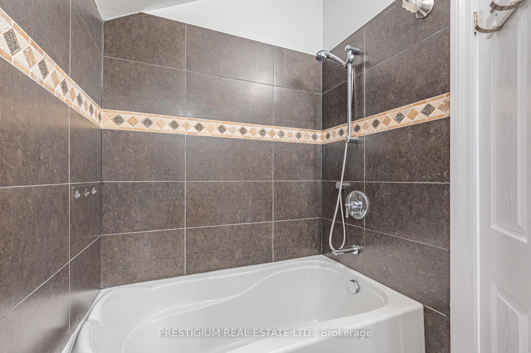 Photo 58 of 532 Merton Street, Toronto, Mount Pleasant East — HOMEH