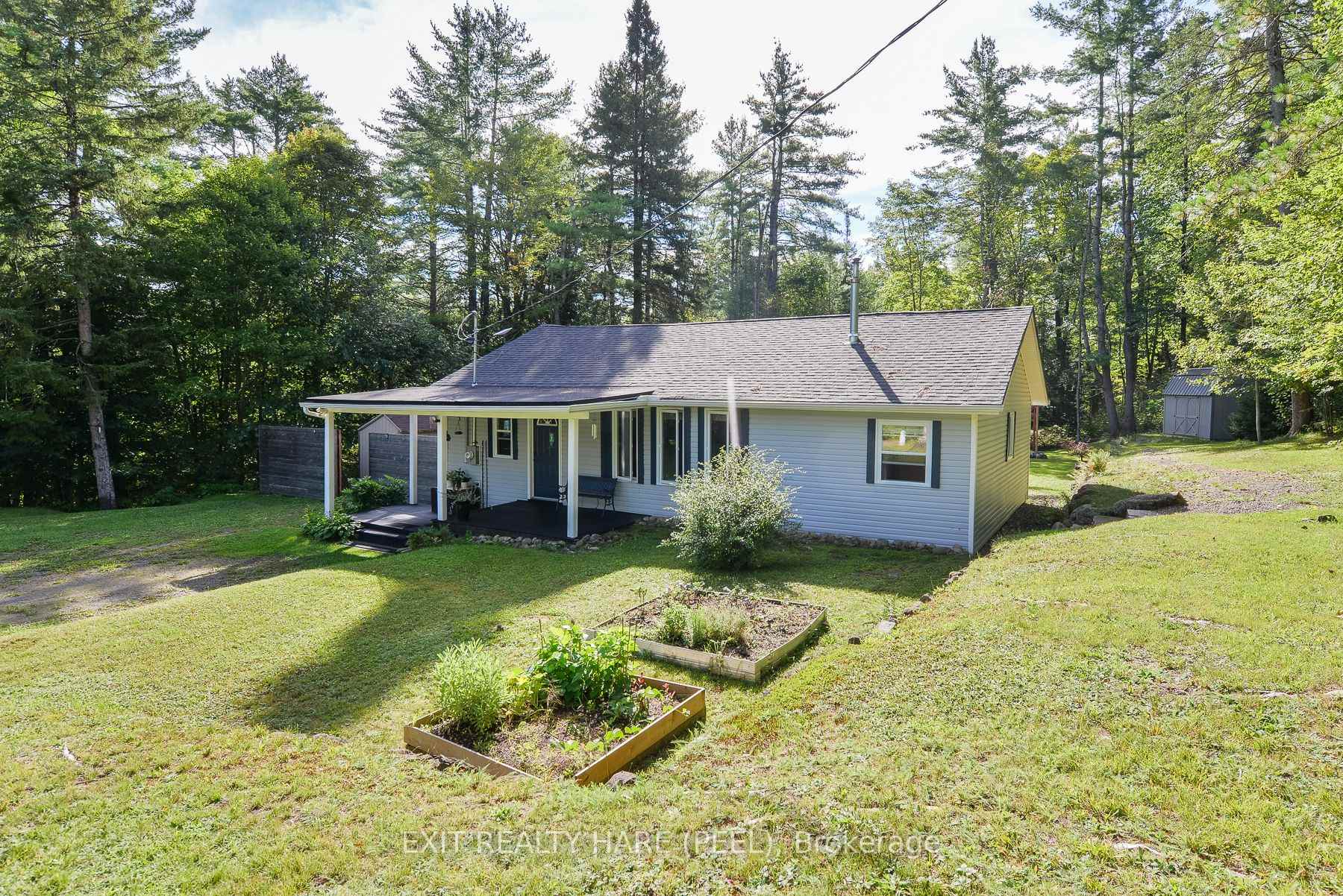 Photo of 1082 Lambert Road