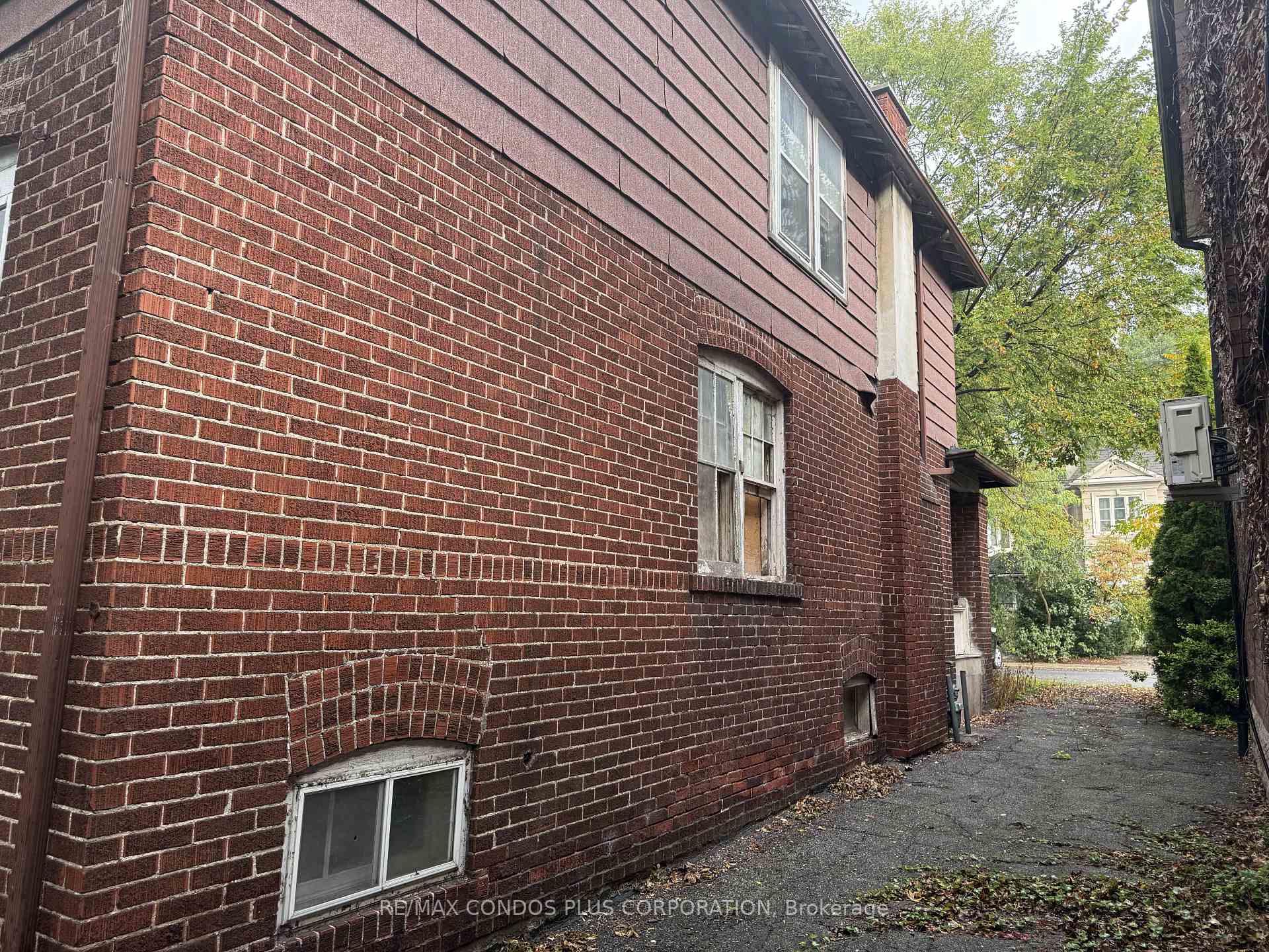 Photo 4 of 313 Manor Road E, Toronto, Mount Pleasant East — HOMEH