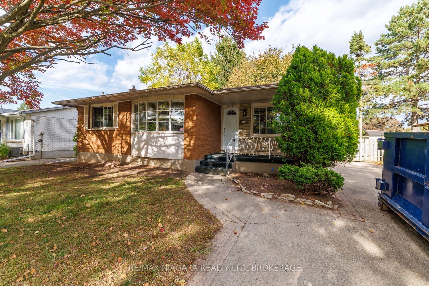 Photo 3 of 4344 Pettit Avenue, Niagara Falls, Morrison — HOMEH