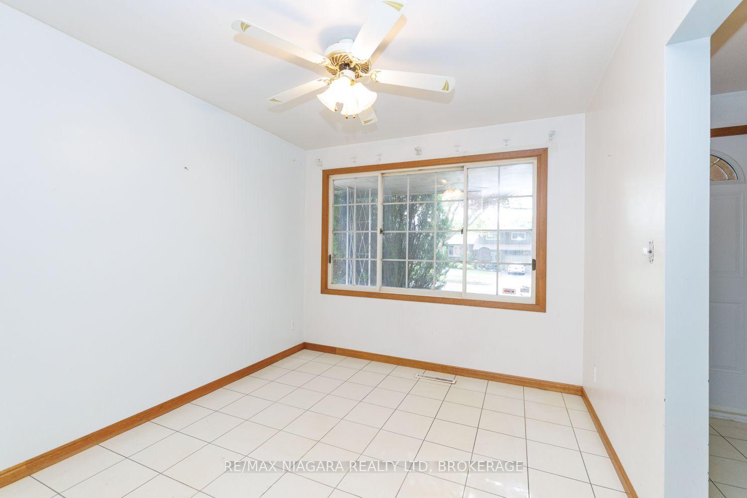 Photo 4 of 4344 Pettit Avenue, Niagara Falls, Morrison — HOMEH