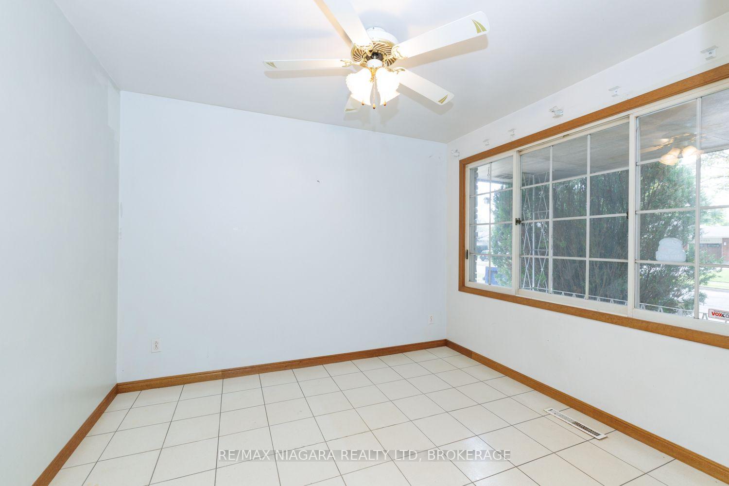 Photo 7 of 4344 Pettit Avenue, Niagara Falls, Morrison — HOMEH
