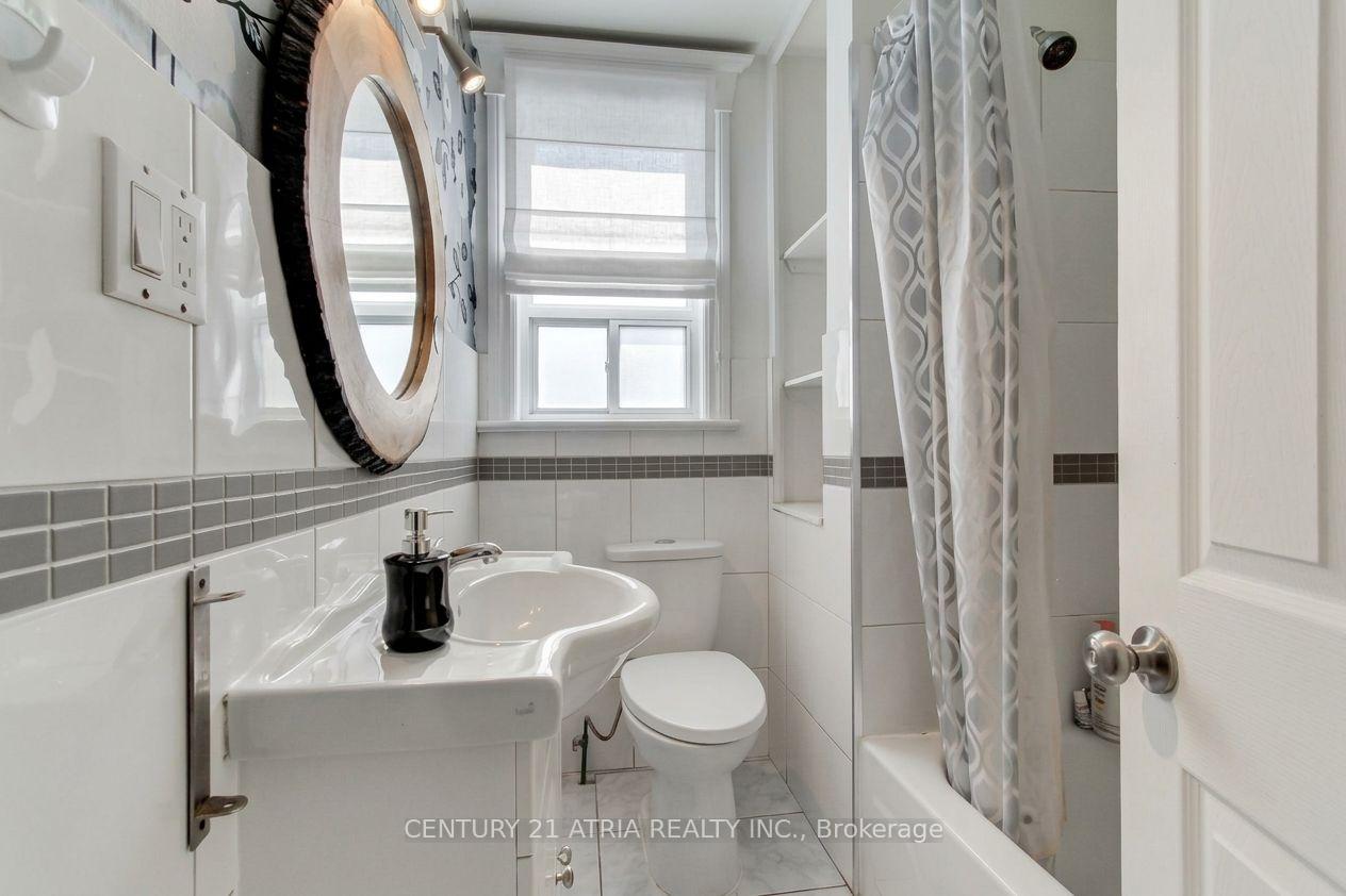 Photo 23 of 43 Torrens Avenue, Toronto, Broadview North — HOMEH
