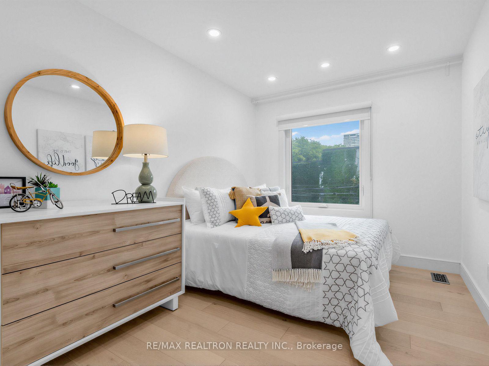 Photo 14 of 1526 Davenport Road, Toronto, Corso Italia-Davenport — HOMEH