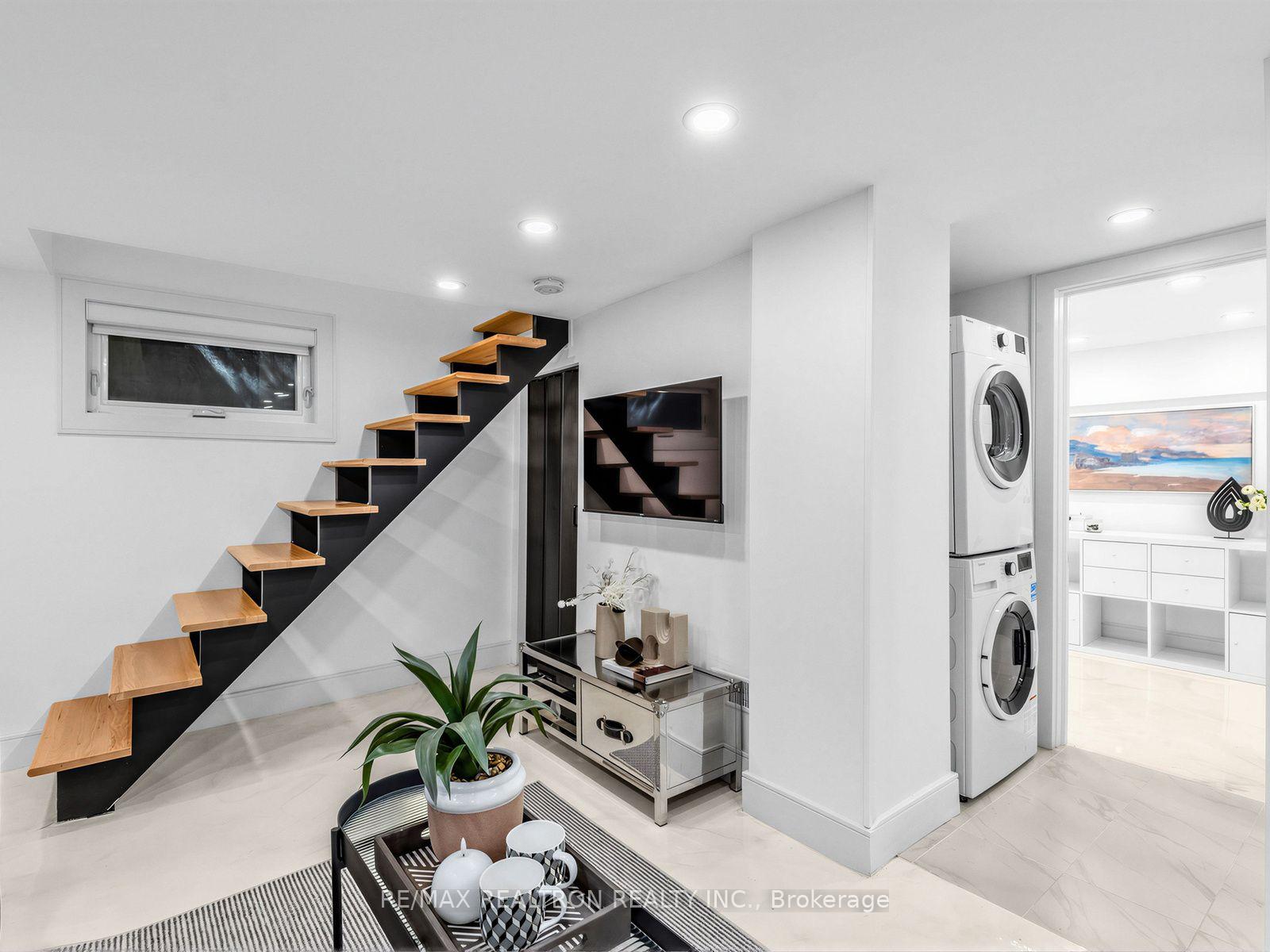 Photo 23 of 1526 Davenport Road, Toronto, Corso Italia-Davenport — HOMEH
