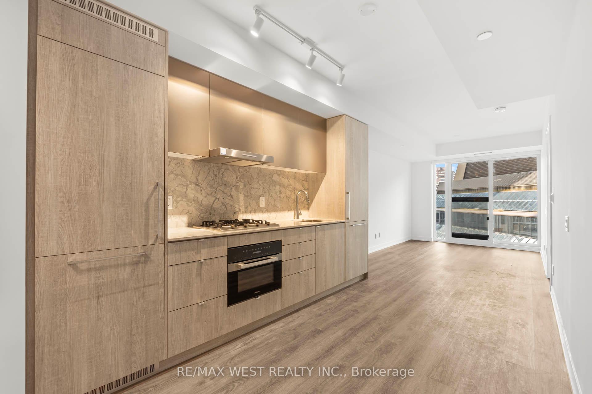Photo of Unit 906, 771 Yonge Street
