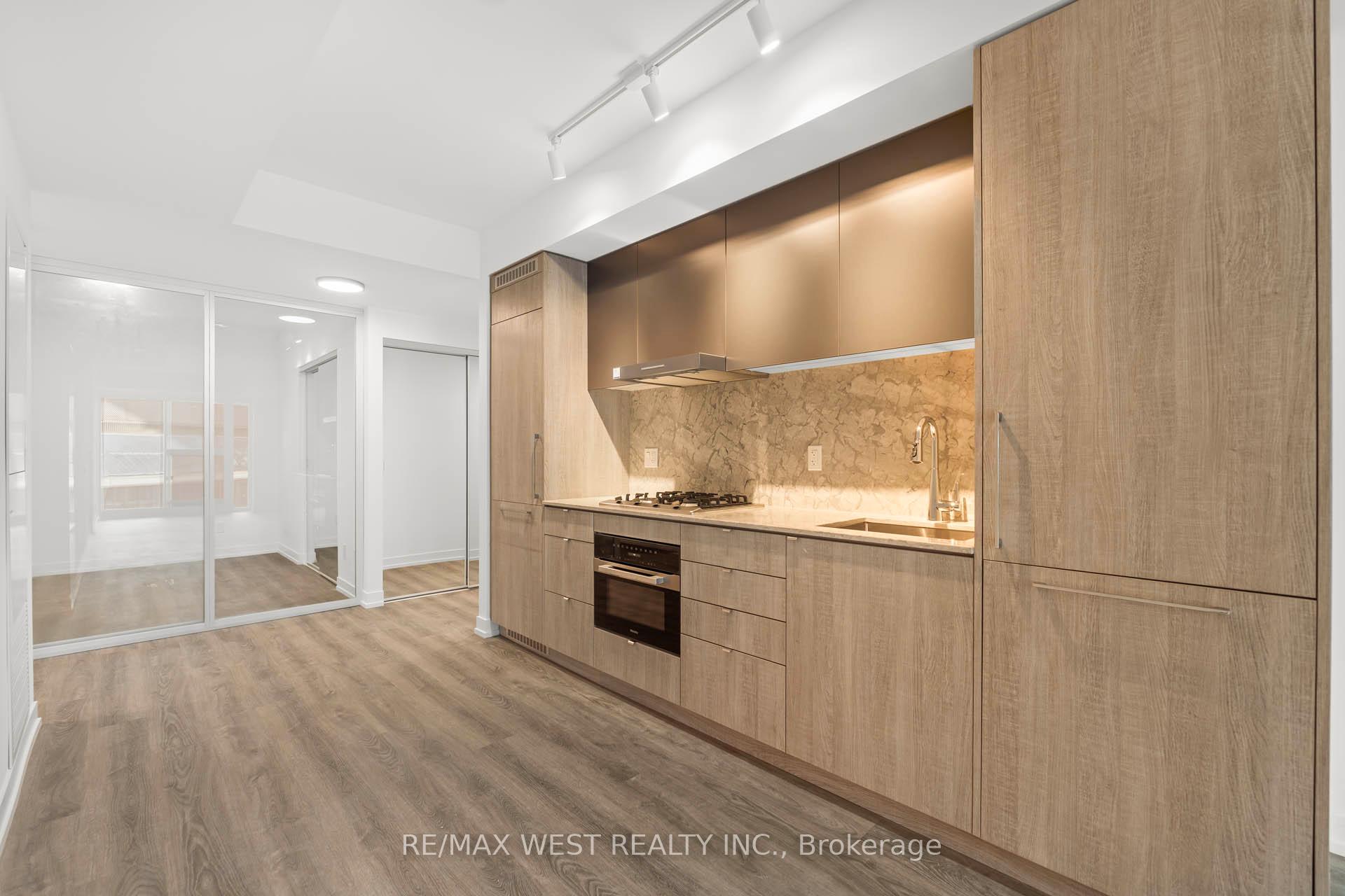 Photo 4 of Unit 906, 771 Yonge Street, Toronto, The Annex — HOMEH