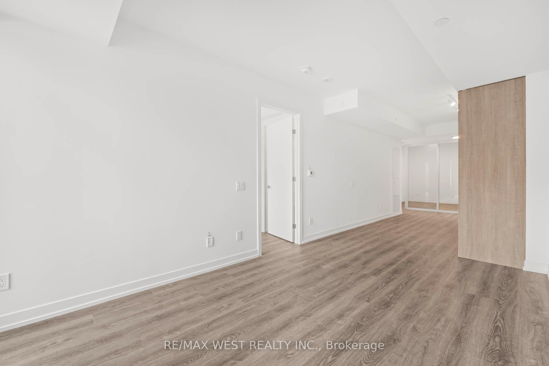 Photo 9 of Unit 906, 771 Yonge Street, Toronto, The Annex — HOMEH