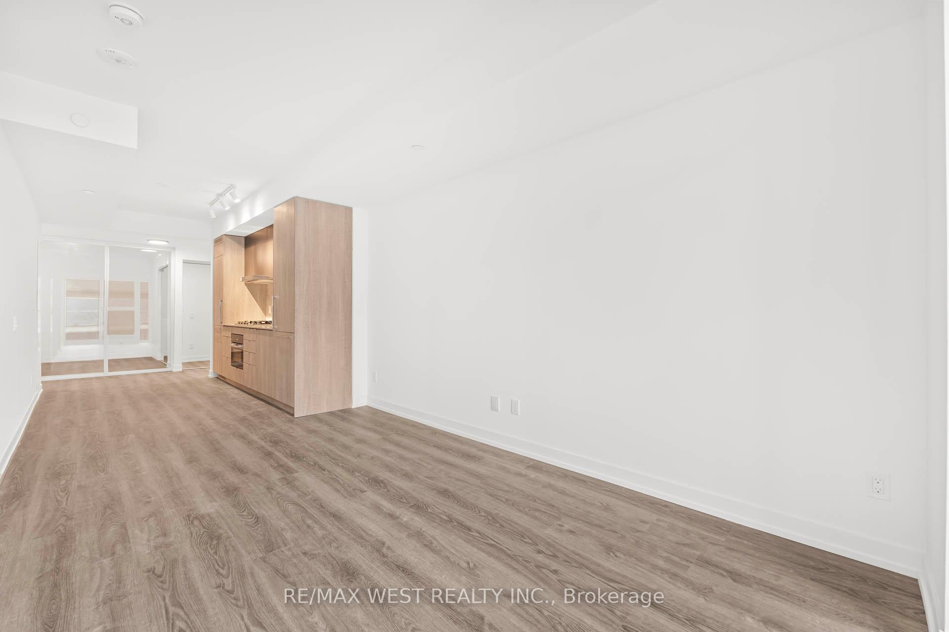 Photo 10 of Unit 906, 771 Yonge Street, Toronto, The Annex — HOMEH