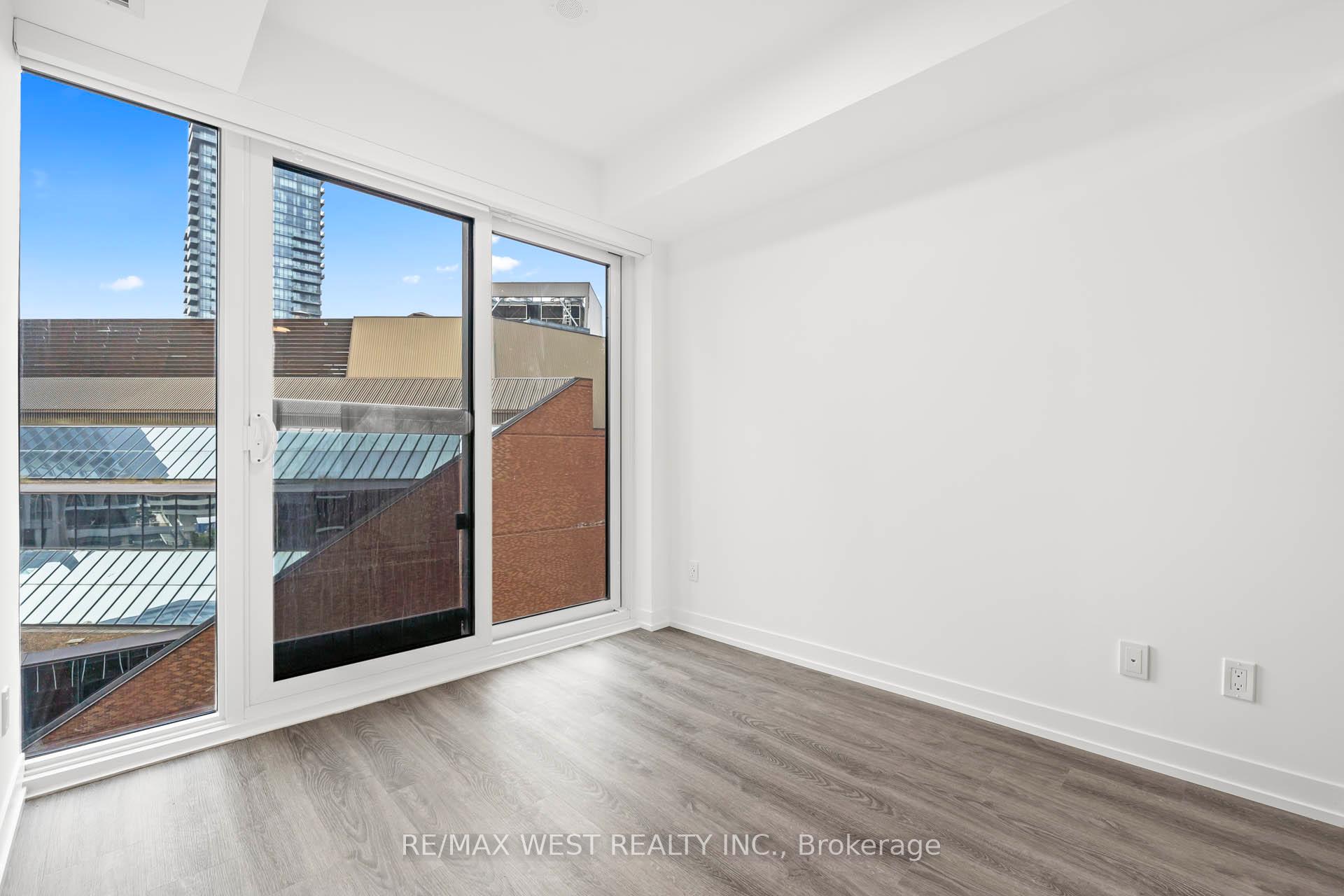 Photo 11 of Unit 906, 771 Yonge Street, Toronto, The Annex — HOMEH