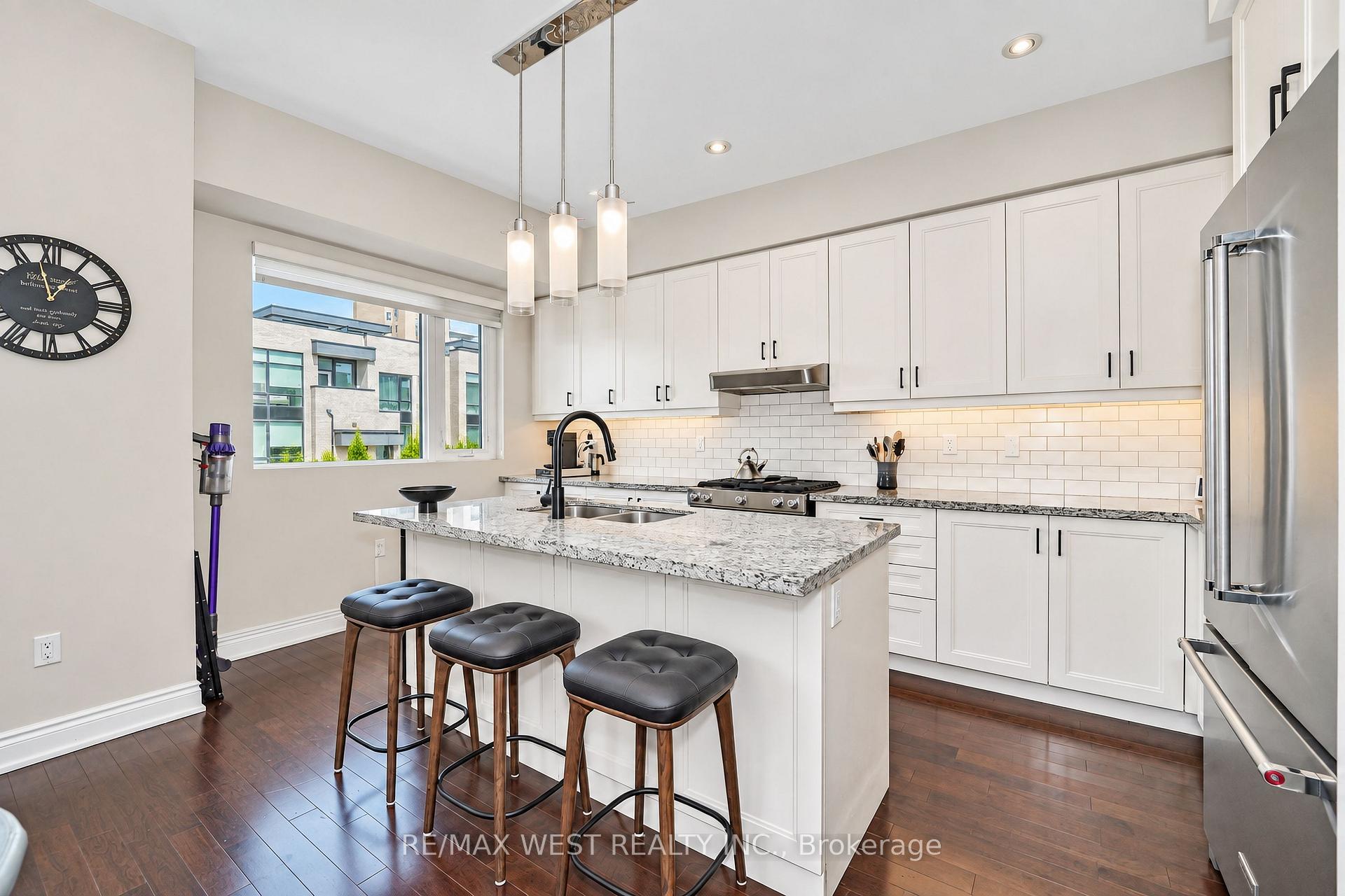 Photo 3 of 47 Pony Farm Drive, Etobicoke, Willowridge-Martingrove-Richview — HOMEH