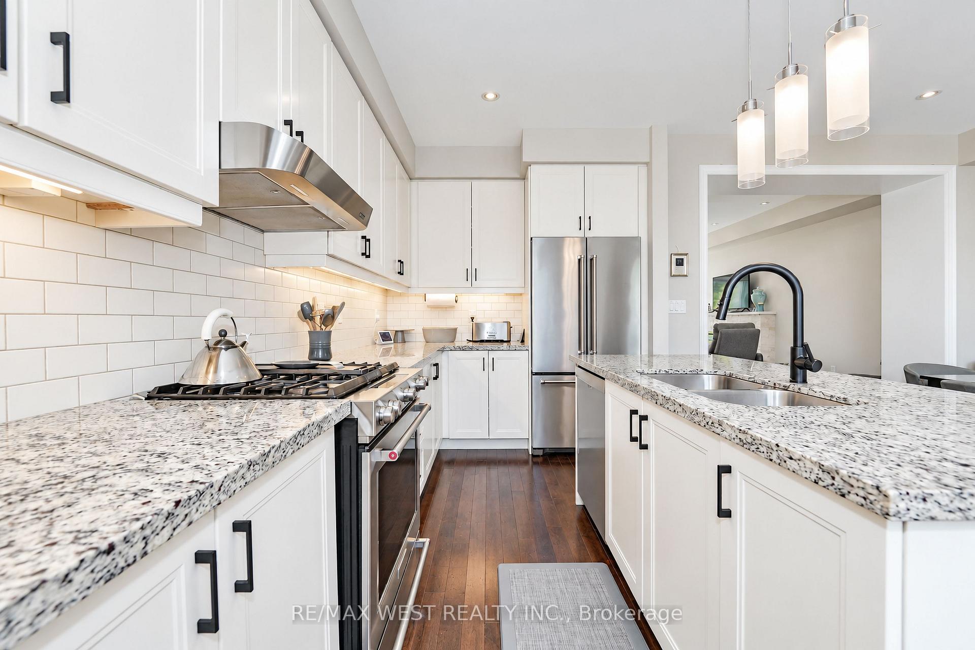 Photo 4 of 47 Pony Farm Drive, Etobicoke, Willowridge-Martingrove-Richview — HOMEH