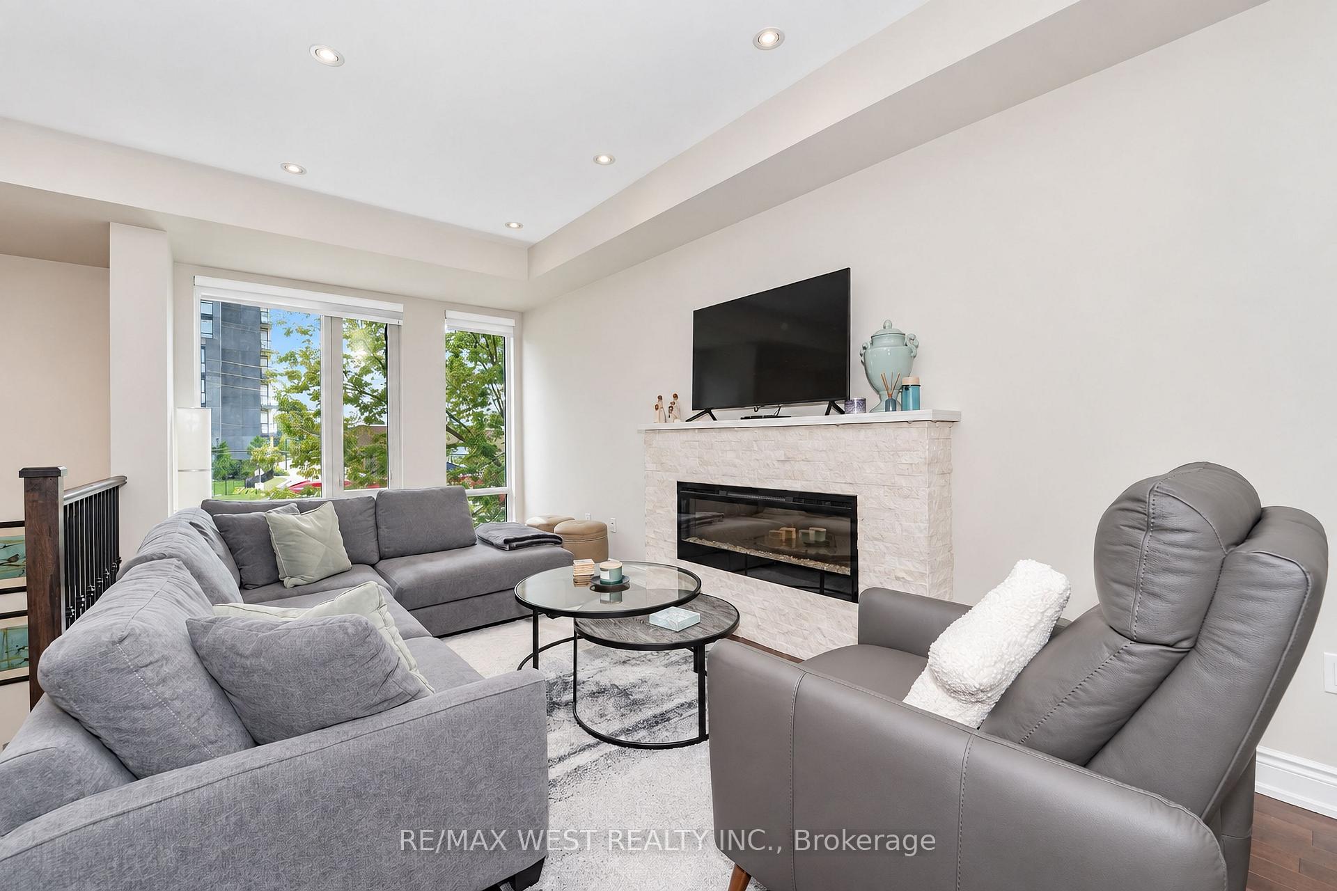 Photo 6 of 47 Pony Farm Drive, Etobicoke, Willowridge-Martingrove-Richview — HOMEH