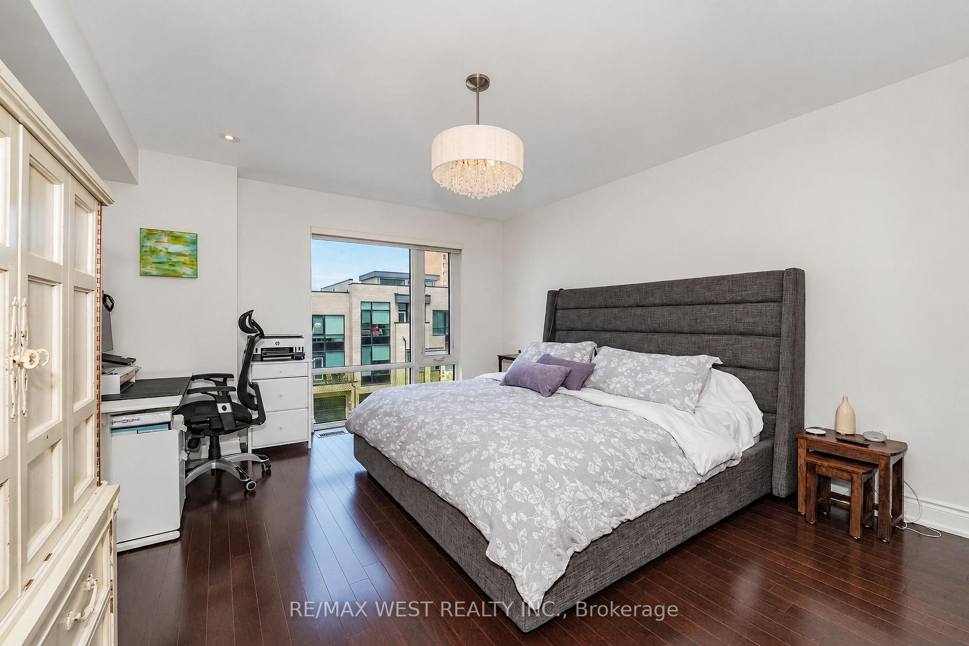 Photo 7 of 47 Pony Farm Drive, Etobicoke, Willowridge-Martingrove-Richview — HOMEH