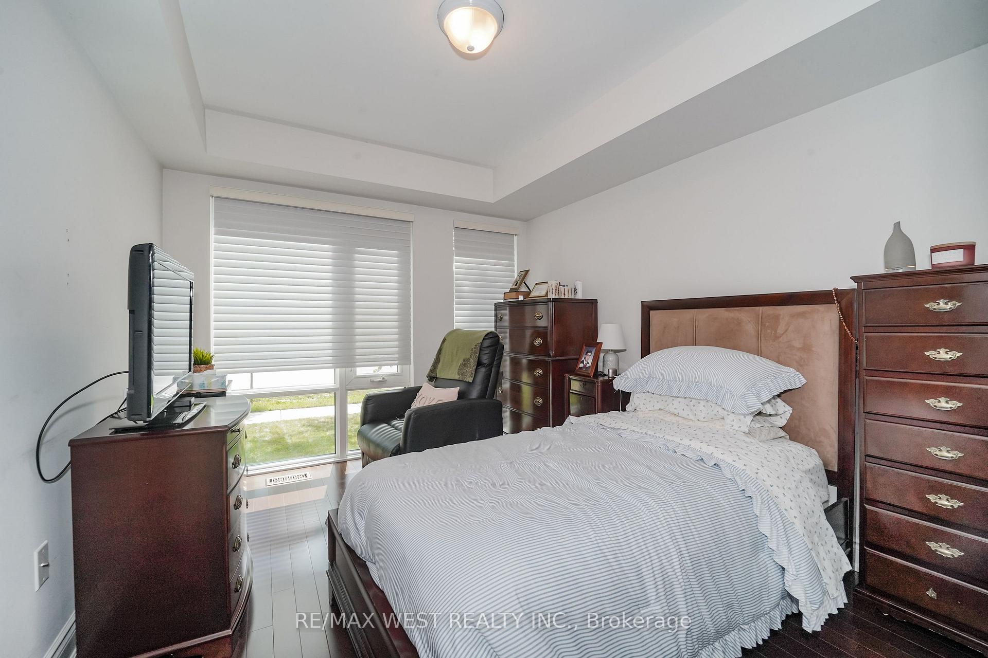 Photo 12 of 47 Pony Farm Drive, Etobicoke, Willowridge-Martingrove-Richview — HOMEH
