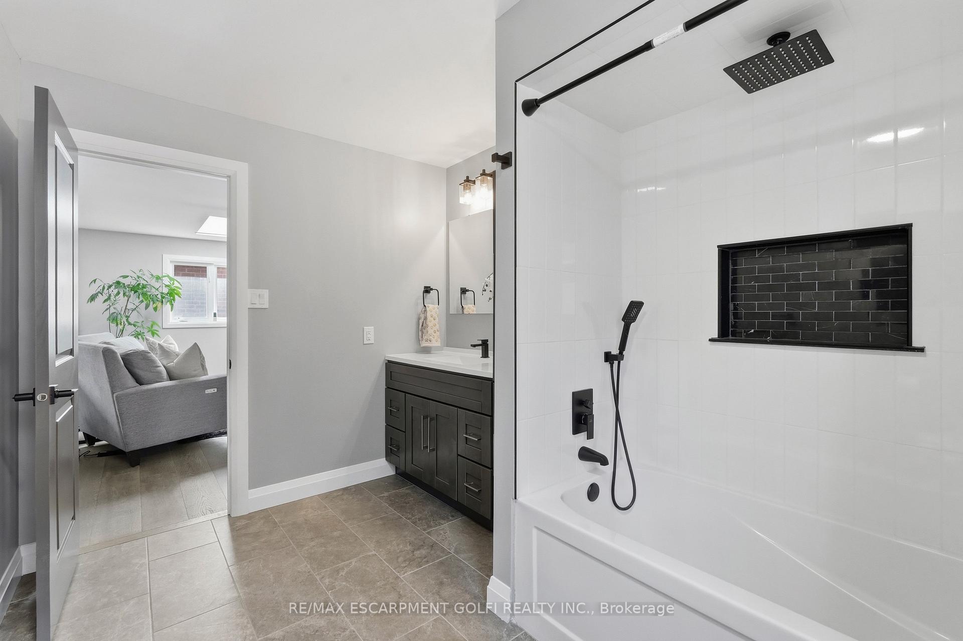 Photo 18 of 3614 Henshaw Place, Burlington, Roseland — HOMEH