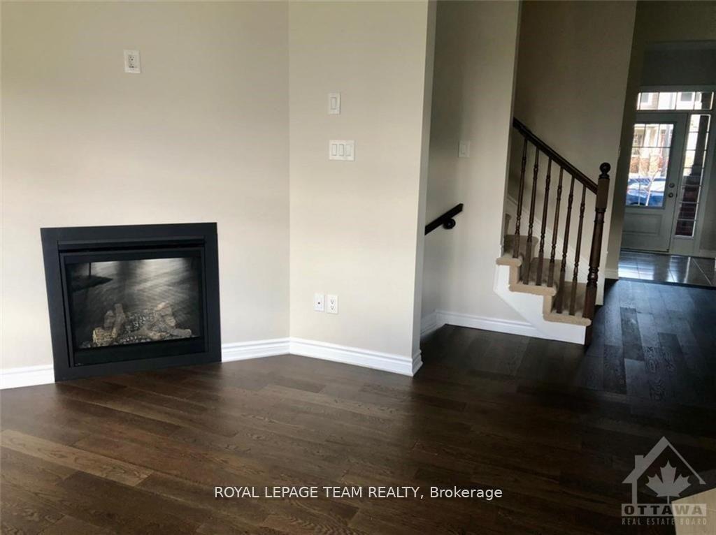 Photo 3 of 767 Brittanic Road, Ottawa, Kanata - Emerald Meadows/Trailwest — HOMEH