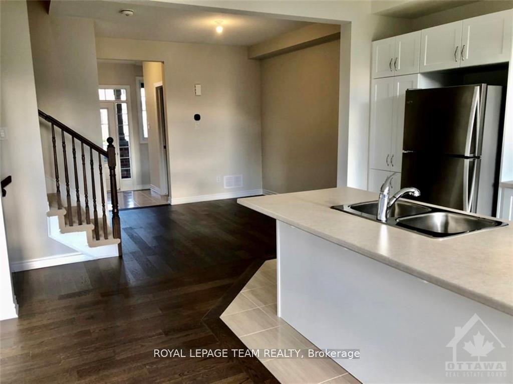 Photo 5 of 767 Brittanic Road, Ottawa, Kanata - Emerald Meadows/Trailwest — HOMEH