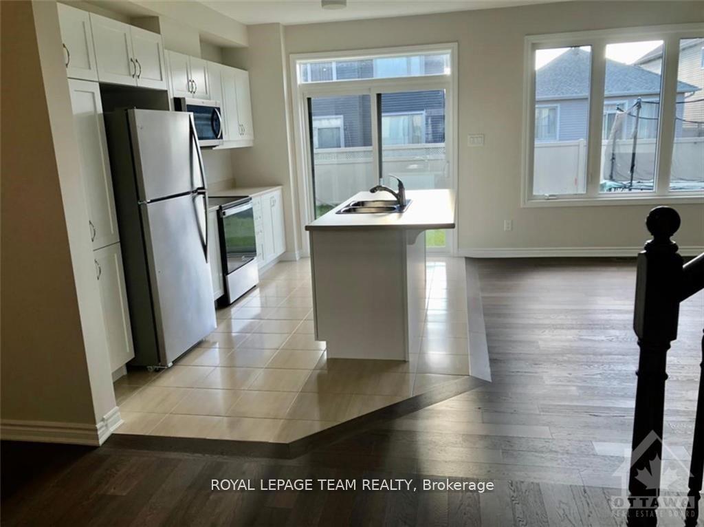 Photo 8 of 767 Brittanic Road, Ottawa, Kanata - Emerald Meadows/Trailwest — HOMEH
