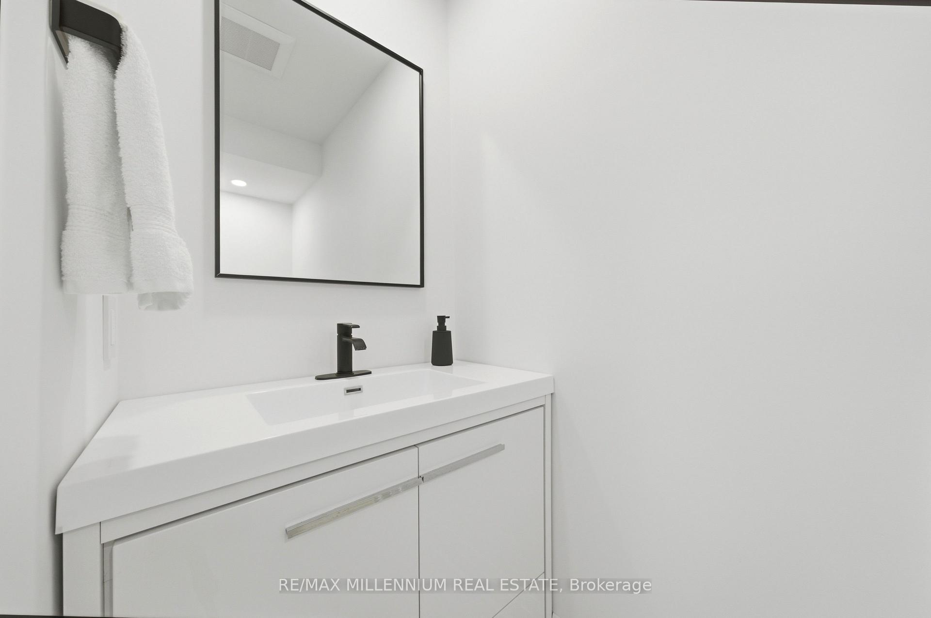 Photo 8 of 14 Crombie Place, Halton Hills, Georgetown — HOMEH